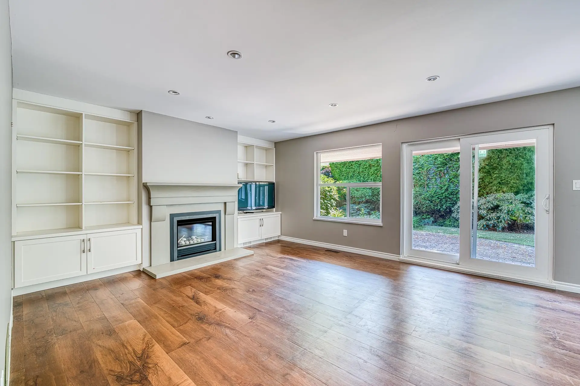 10680 Bissett Drive - Image 2