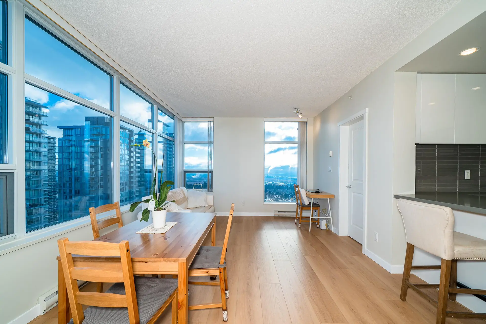 #3206 4880 Bennett Street - Image 9