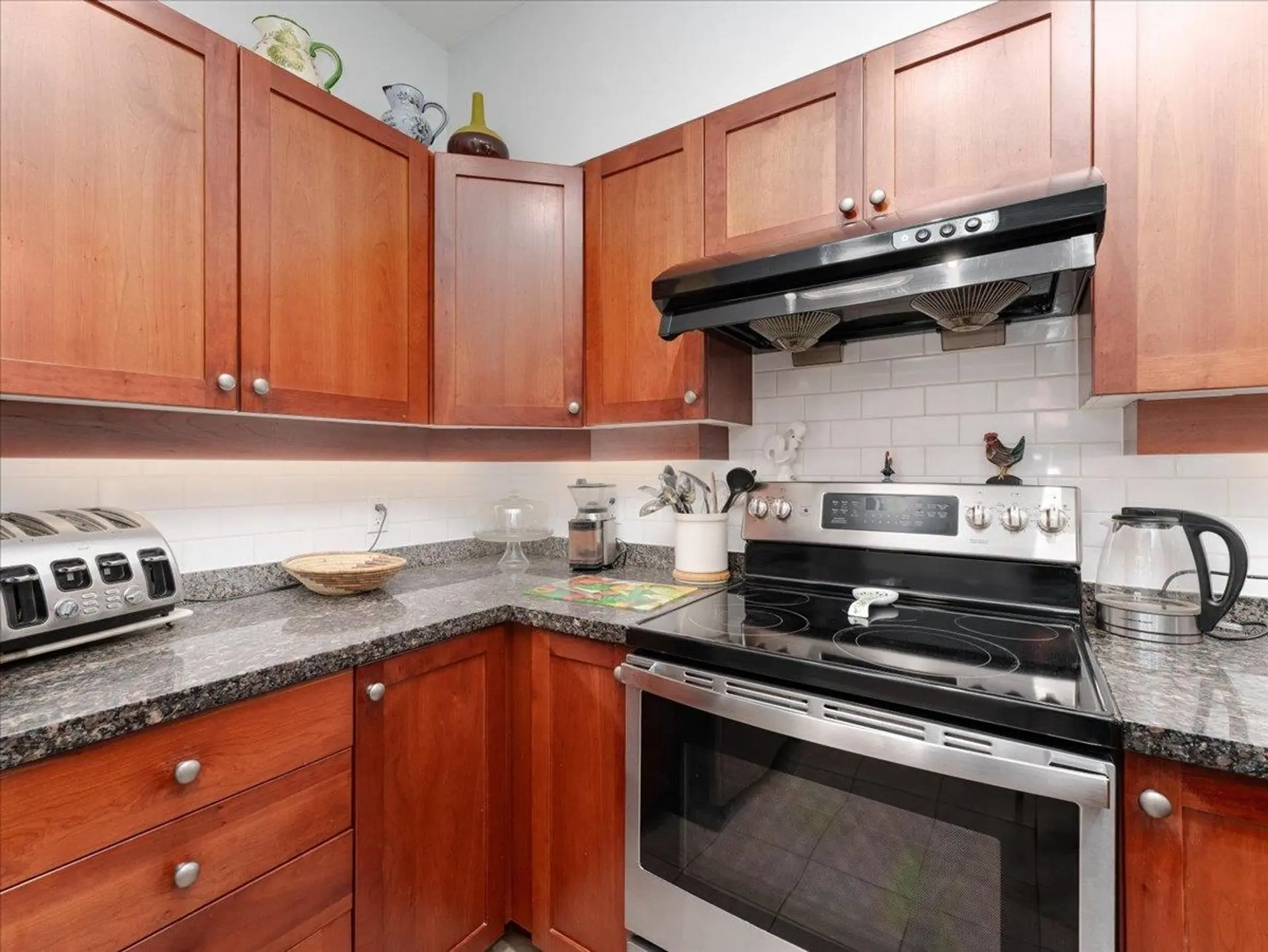 #107 675 Park Crescent - Image 8