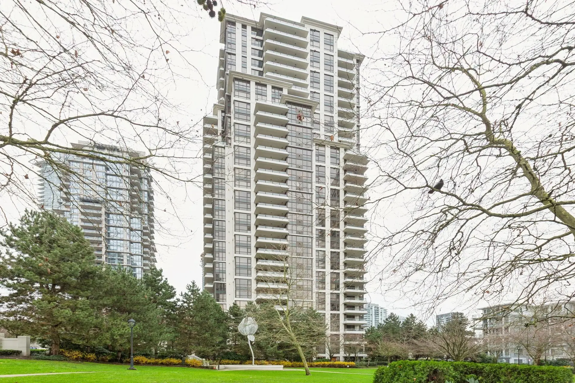 #1902 2138 Madison Avenue - Image 1
