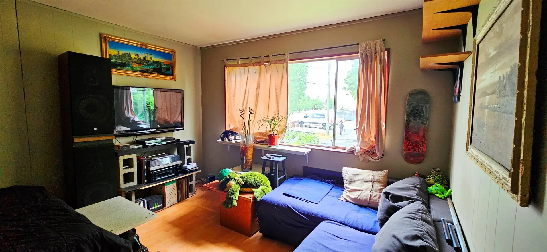 1332 E 2nd Avenue - Image 4