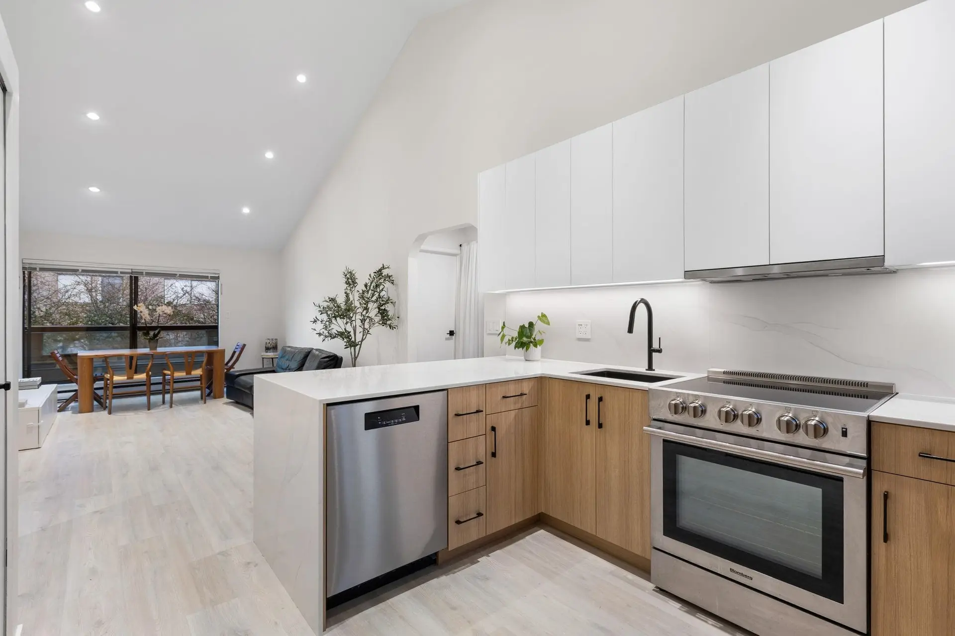 Property at #408 1363 CLYDE AVENUE, West Vancouver, BC