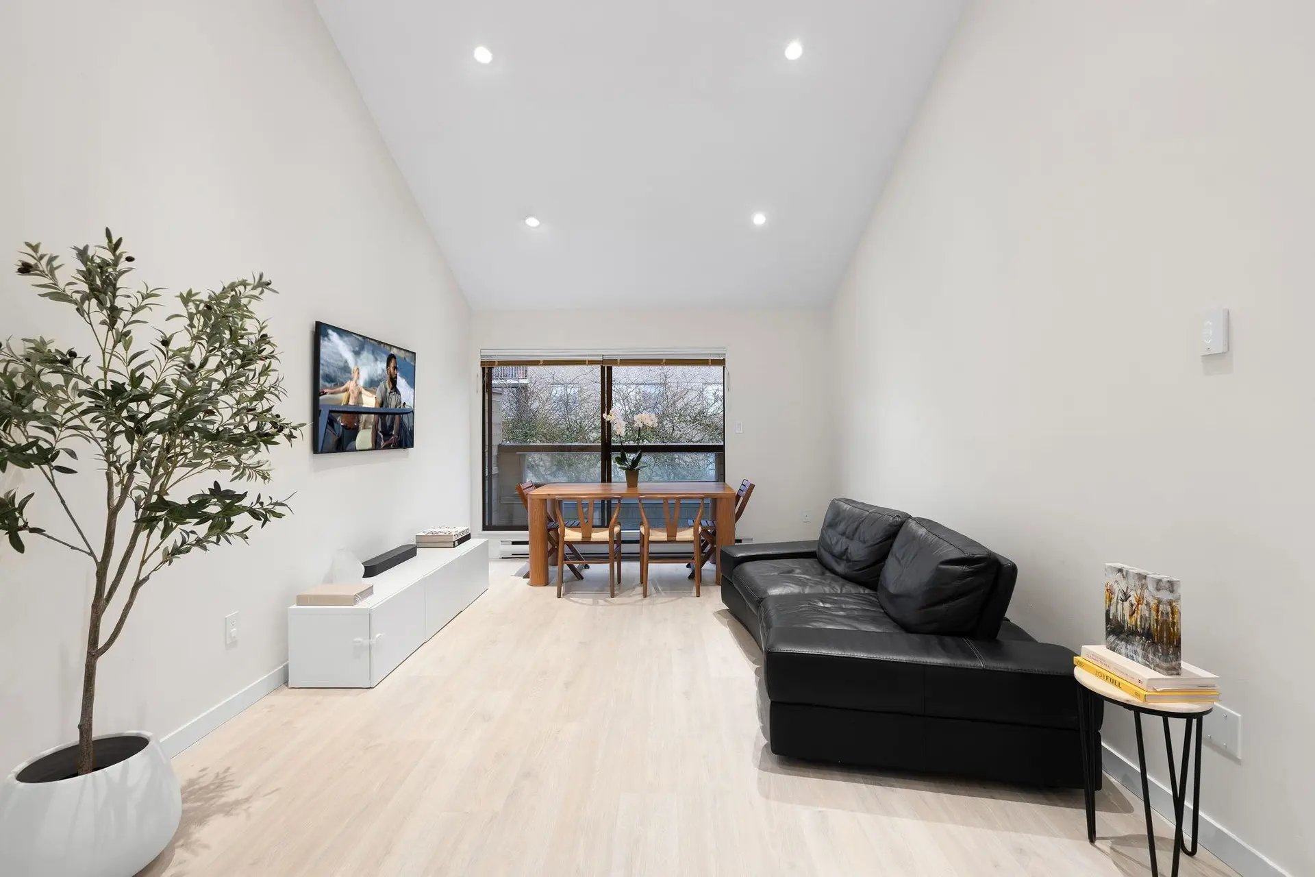 Property at #408 1363 CLYDE AVENUE, West Vancouver, BC