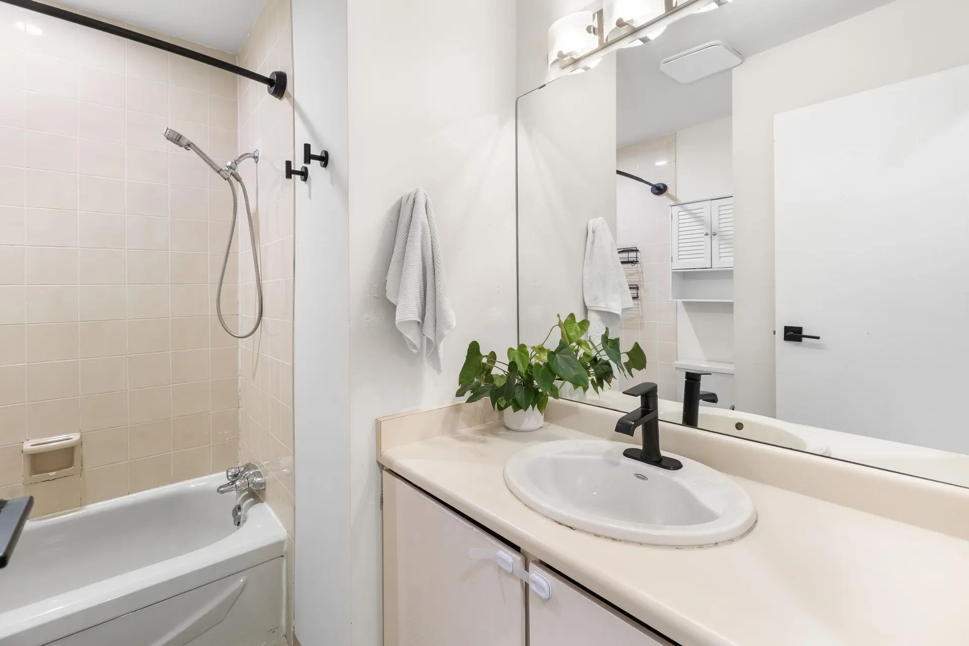 Property at #408 1363 CLYDE AVENUE, West Vancouver, BC