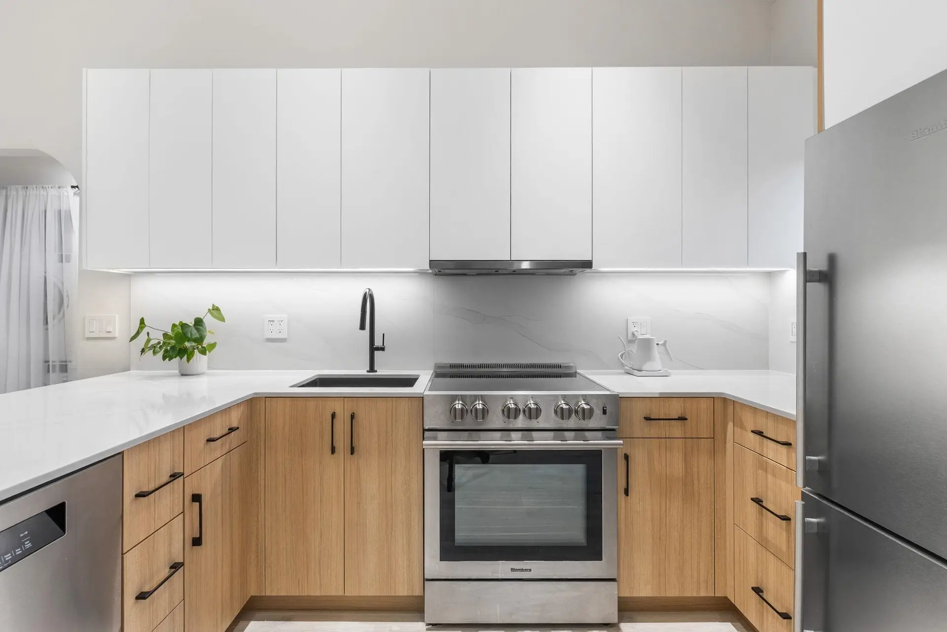 Property at #408 1363 CLYDE AVENUE, West Vancouver, BC