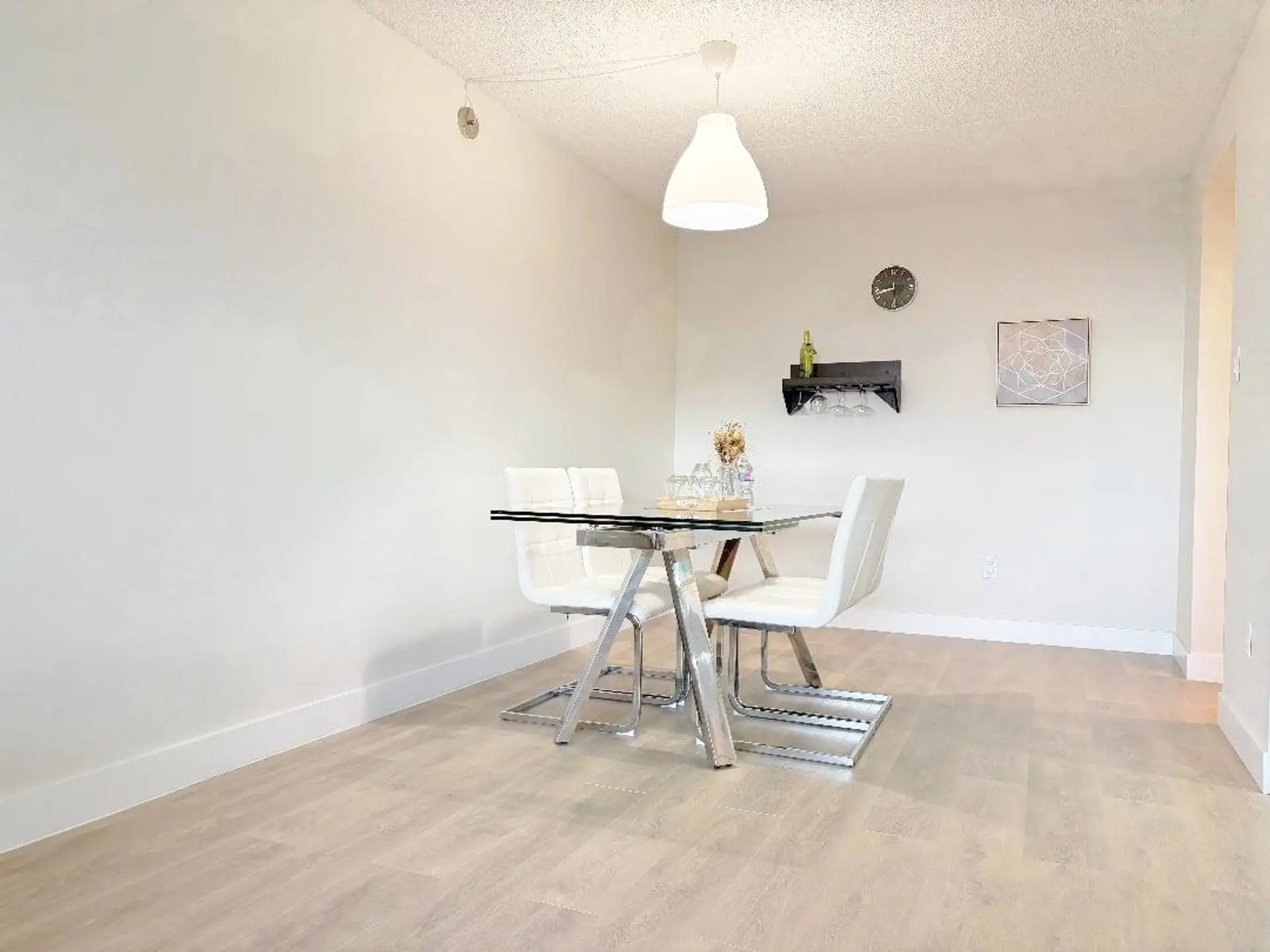 #1006 4194 Maywood Street - Image 6