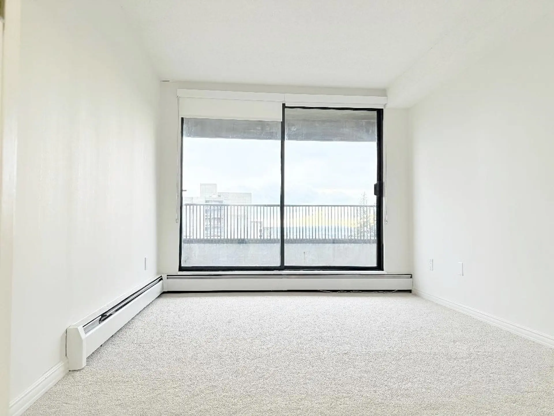 #1006 4194 Maywood Street - Image 12