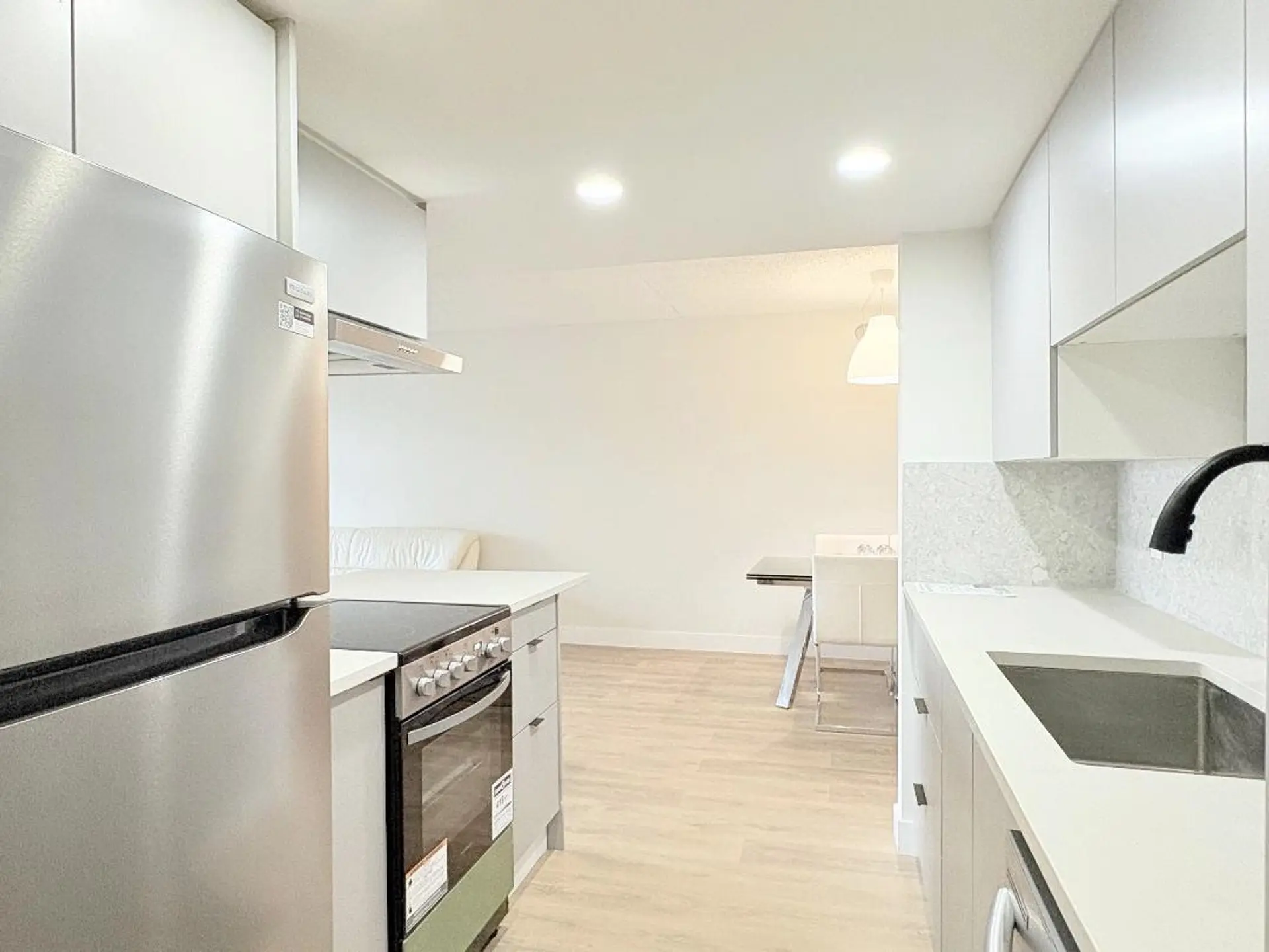 #1006 4194 Maywood Street - Image 7