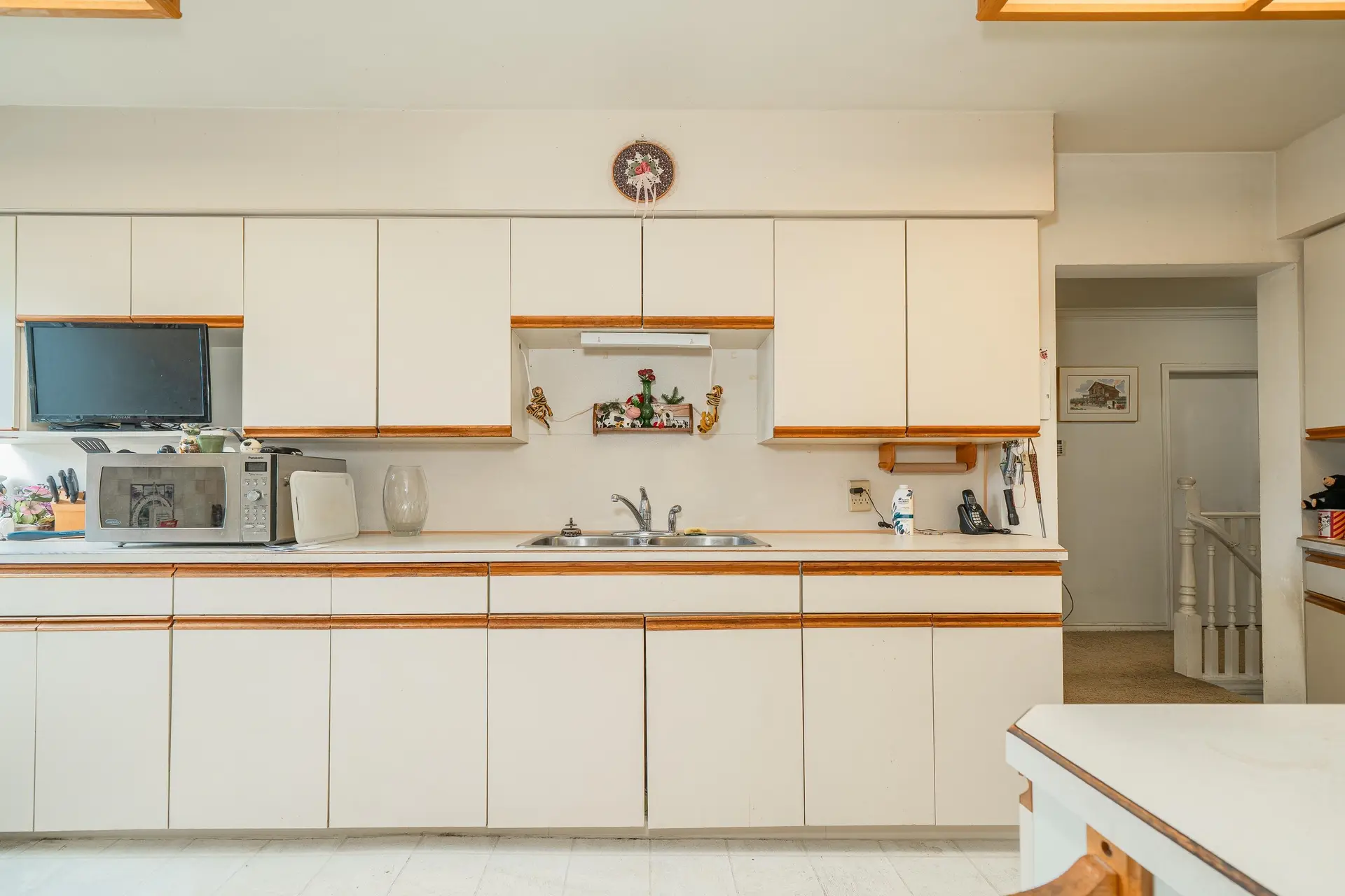 4277 Castlewood Crescent - Image 13
