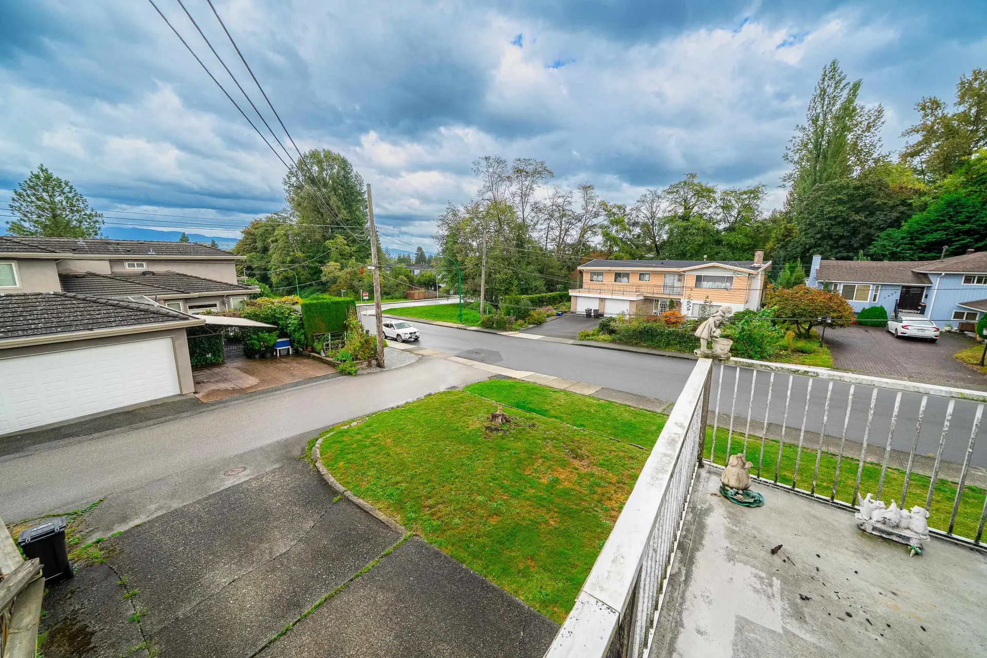 4277 Castlewood Crescent - Image 17