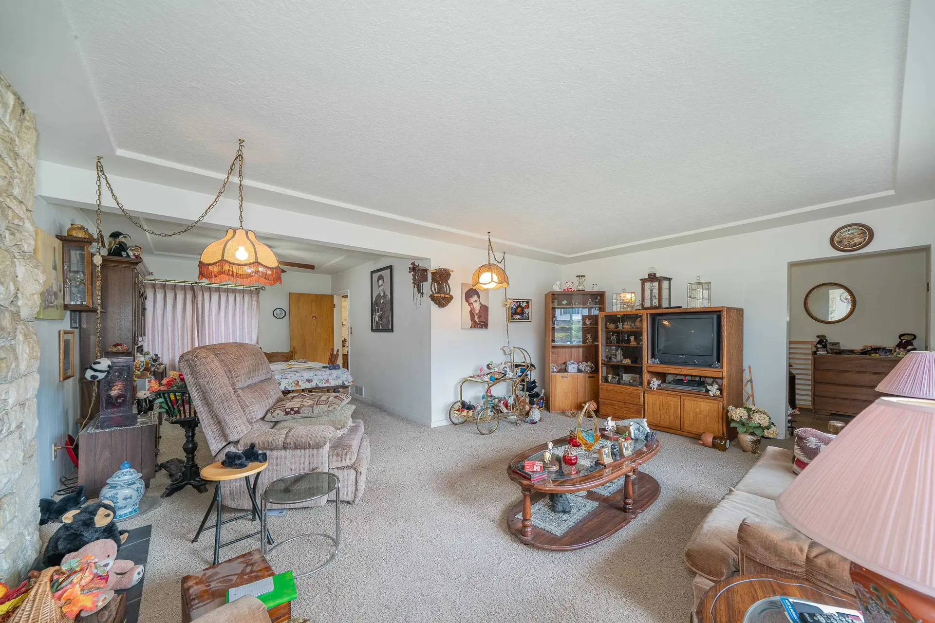 4277 Castlewood Crescent - Image 10
