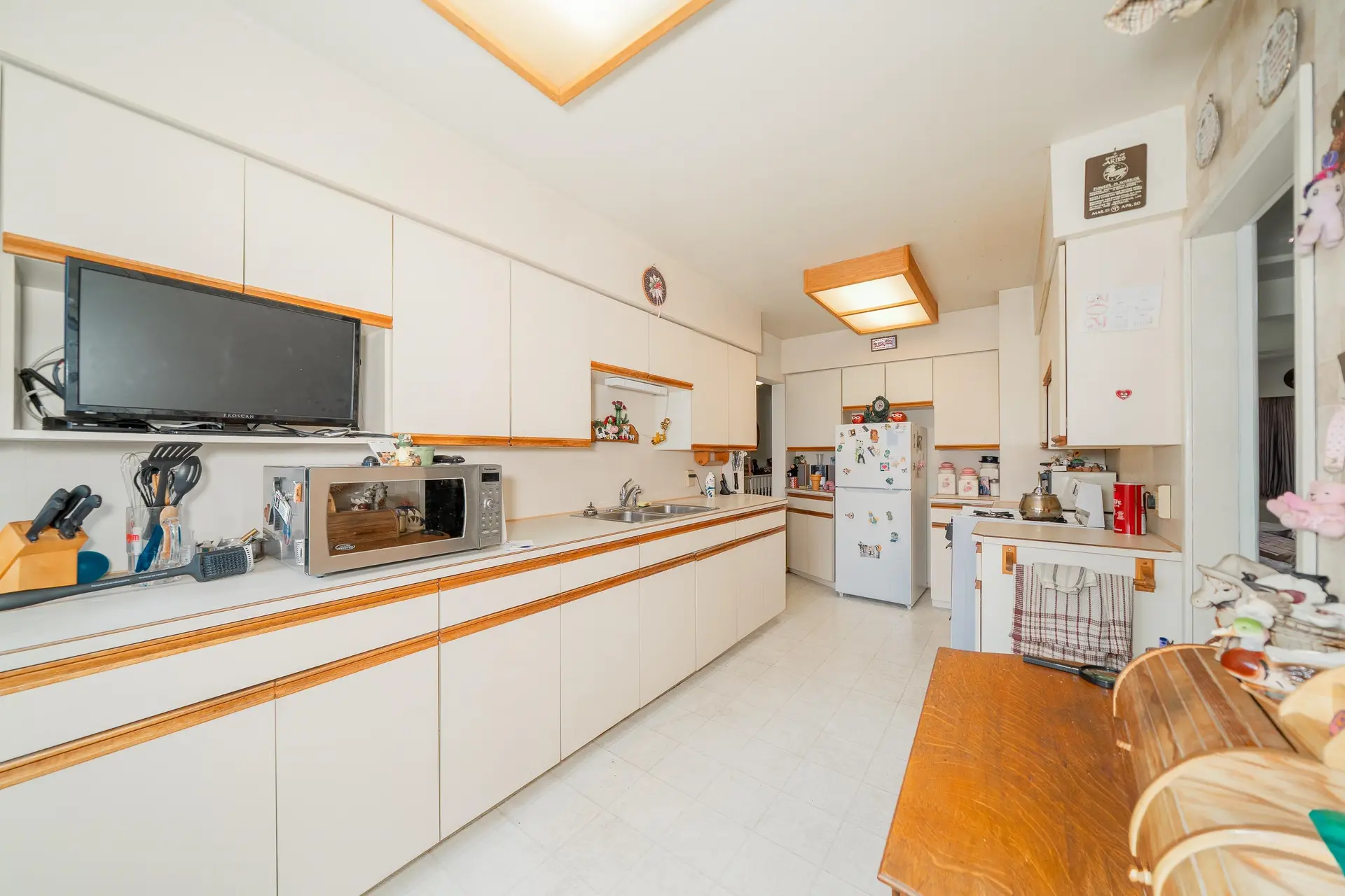 4277 Castlewood Crescent - Image 11