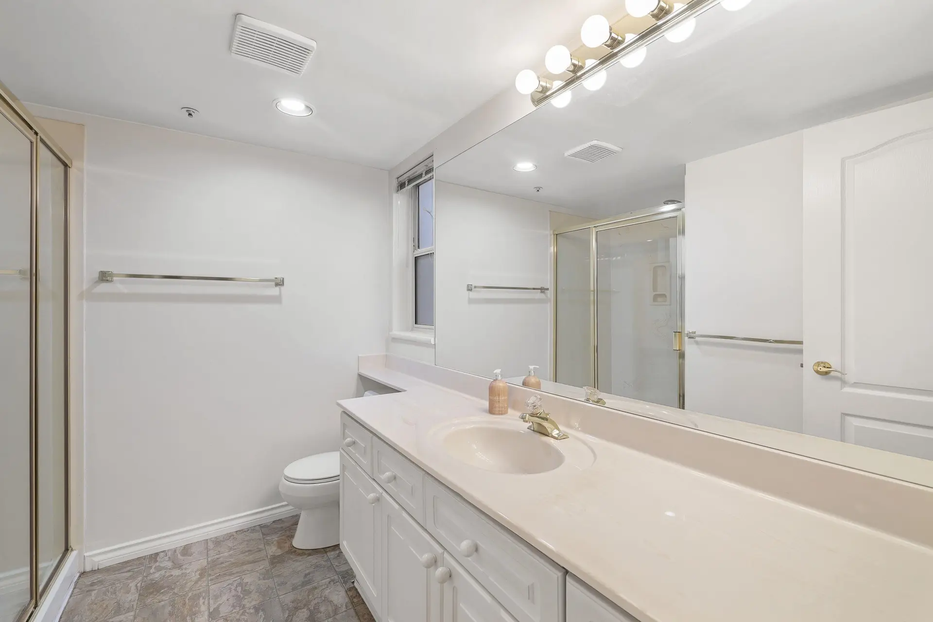 #106 5776 200 Street - Image 17