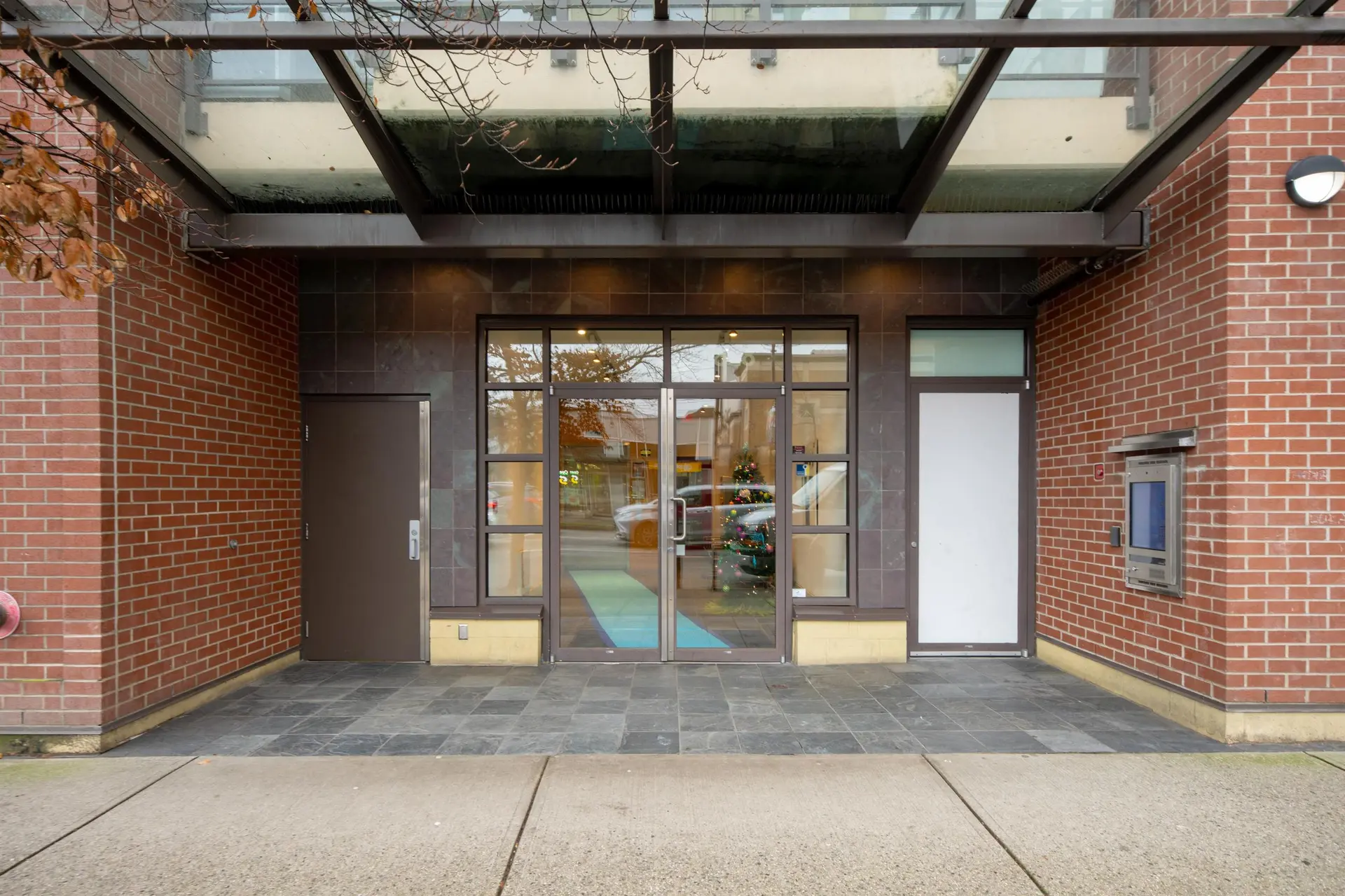 #410 2828 Main Street - Image 3