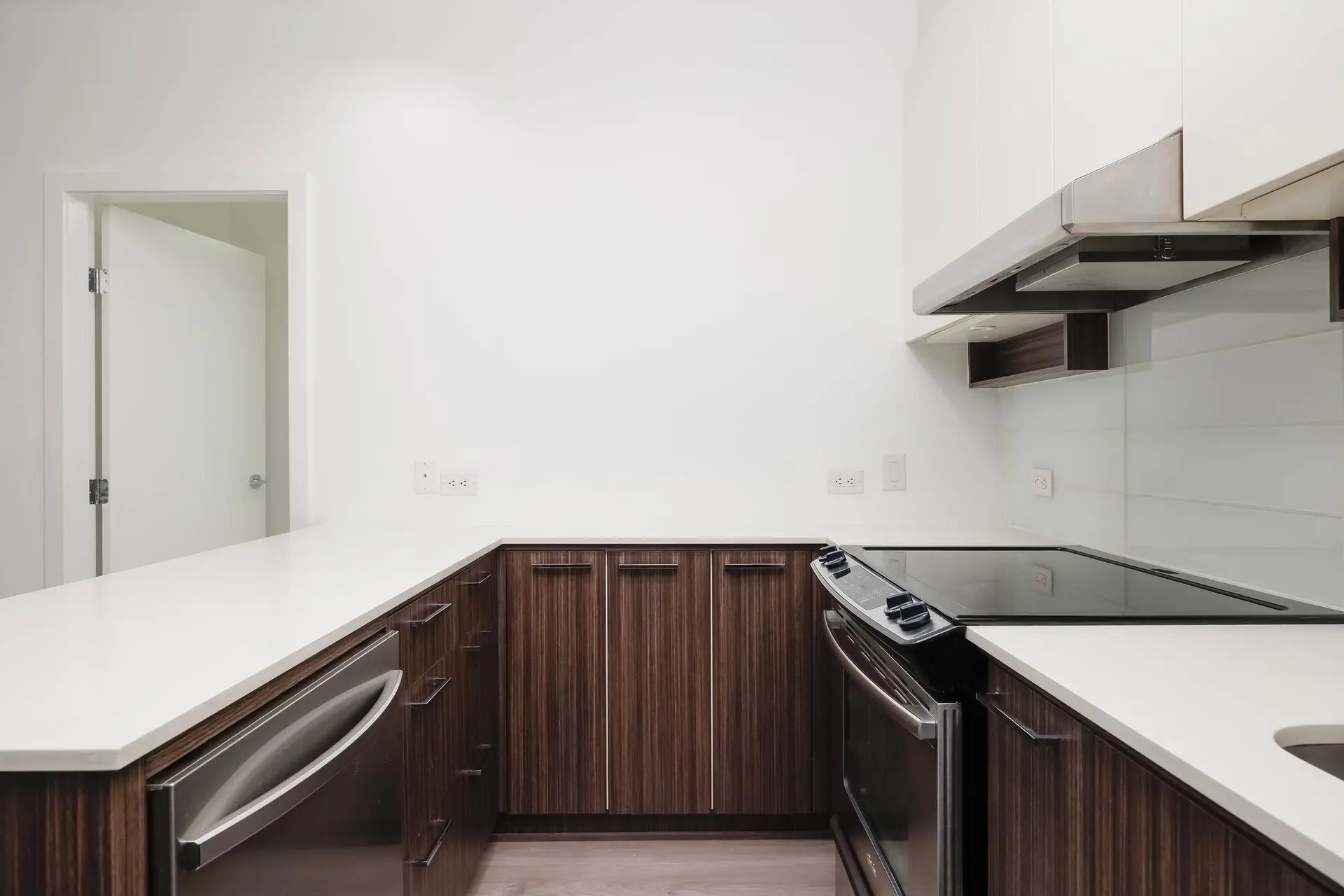#207 555 Foster Avenue - Image 7