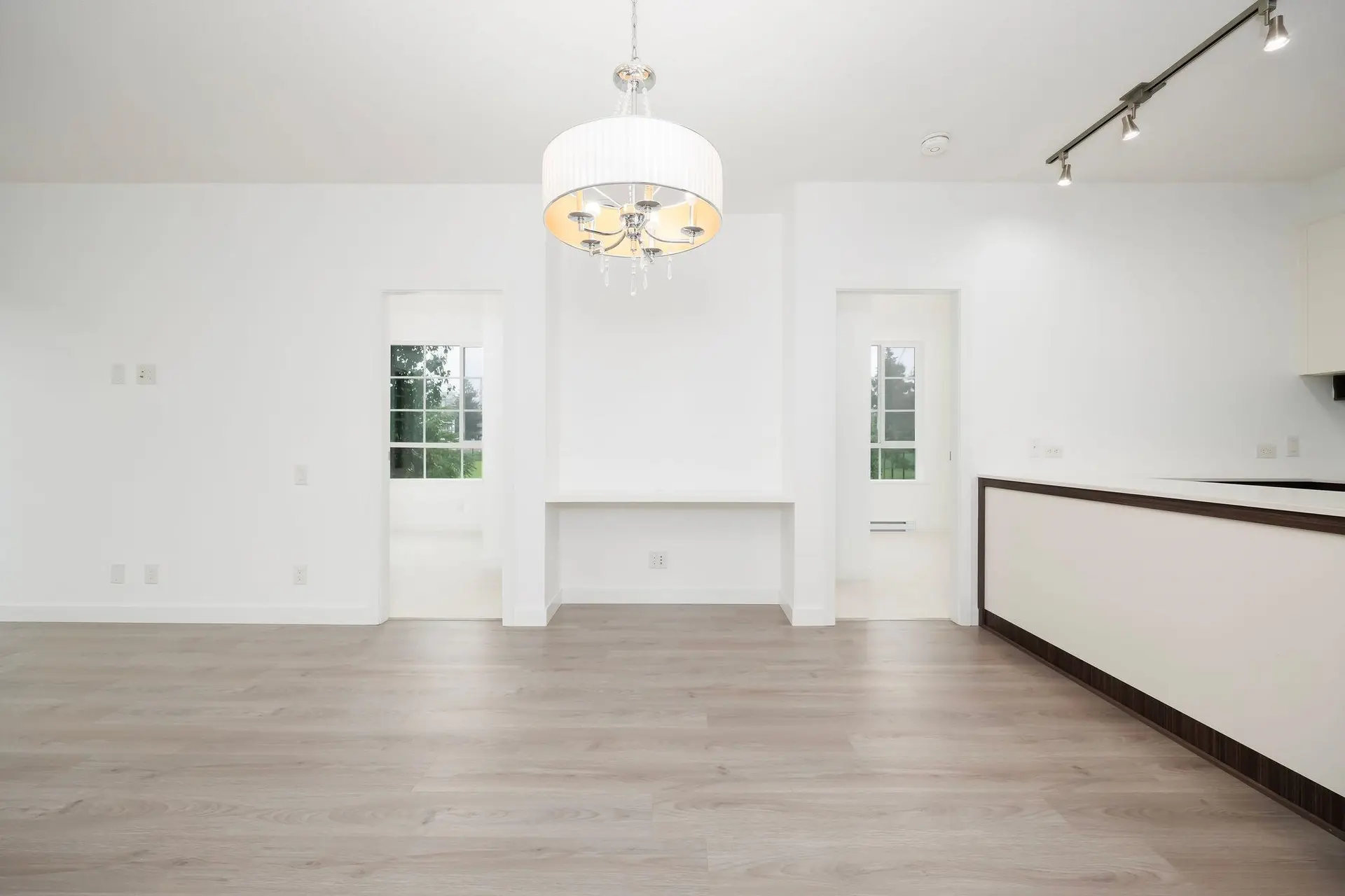 #207 555 Foster Avenue - Image 4