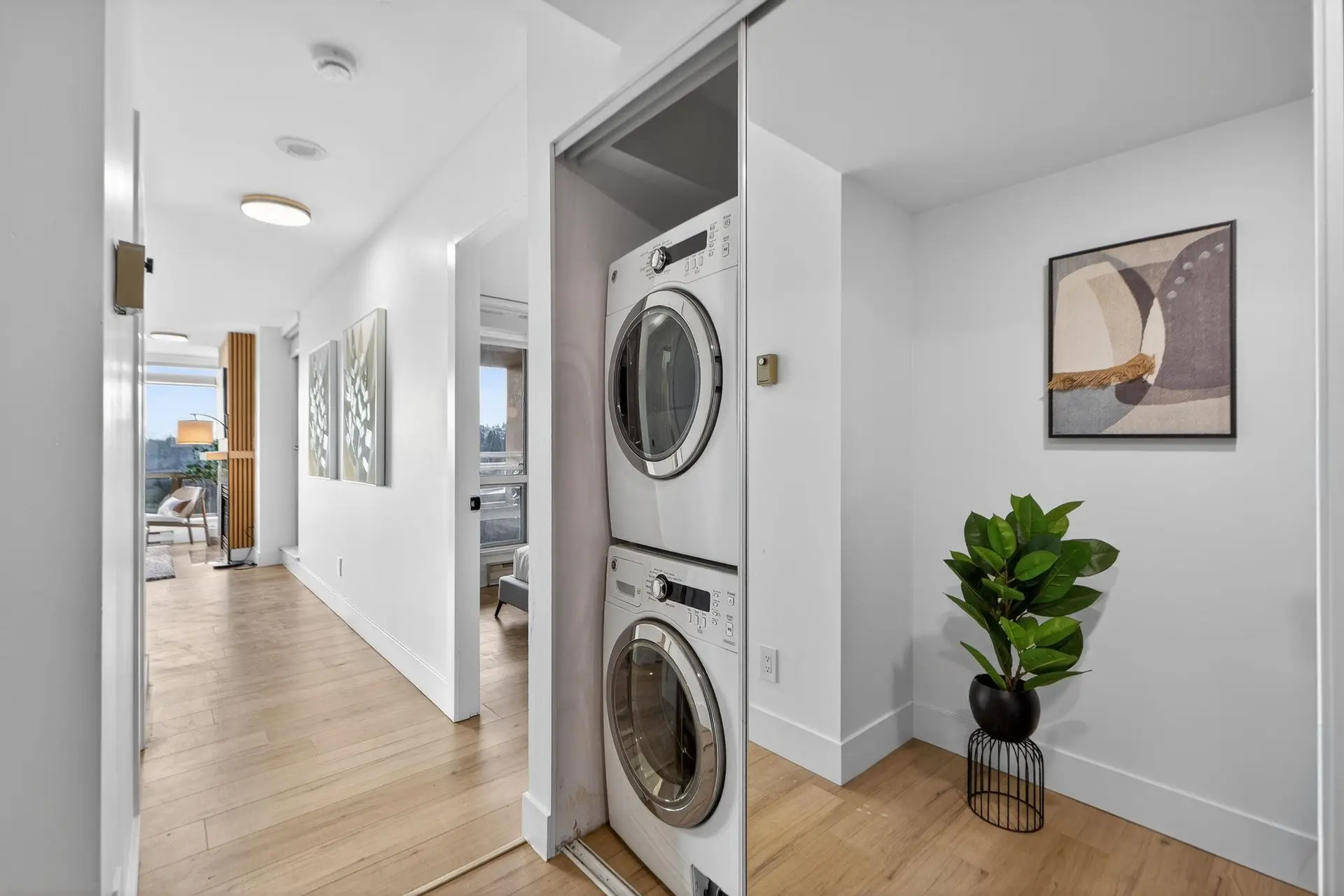 #1105 9623 Manchester Drive - Image 9
