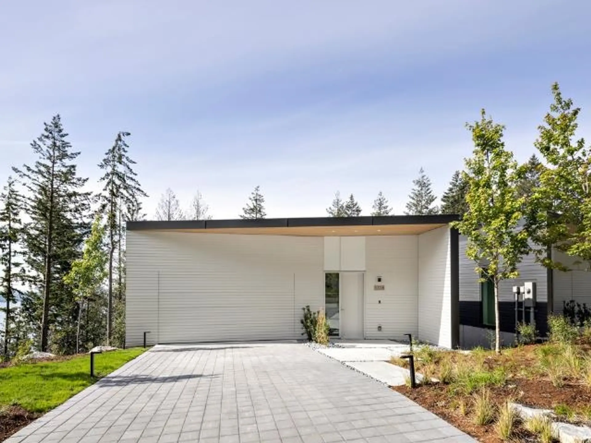 Property at 3318 CHIPPENDALE ROAD, West Vancouver, BC