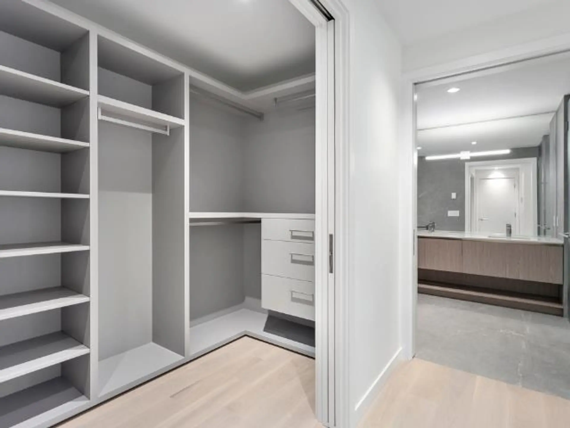 Property at 3318 CHIPPENDALE ROAD, West Vancouver, BC