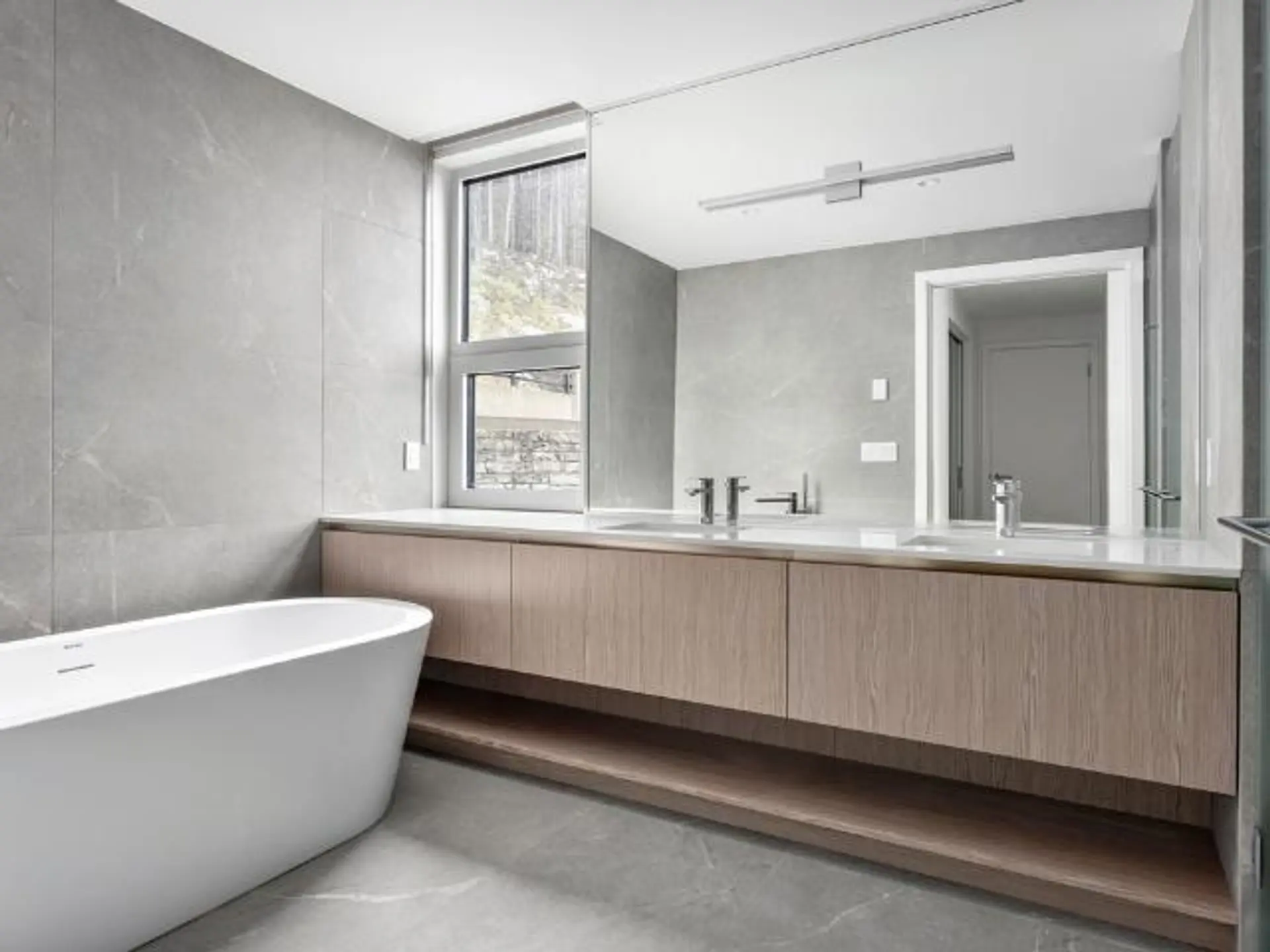 Property at 3318 CHIPPENDALE ROAD, West Vancouver, BC