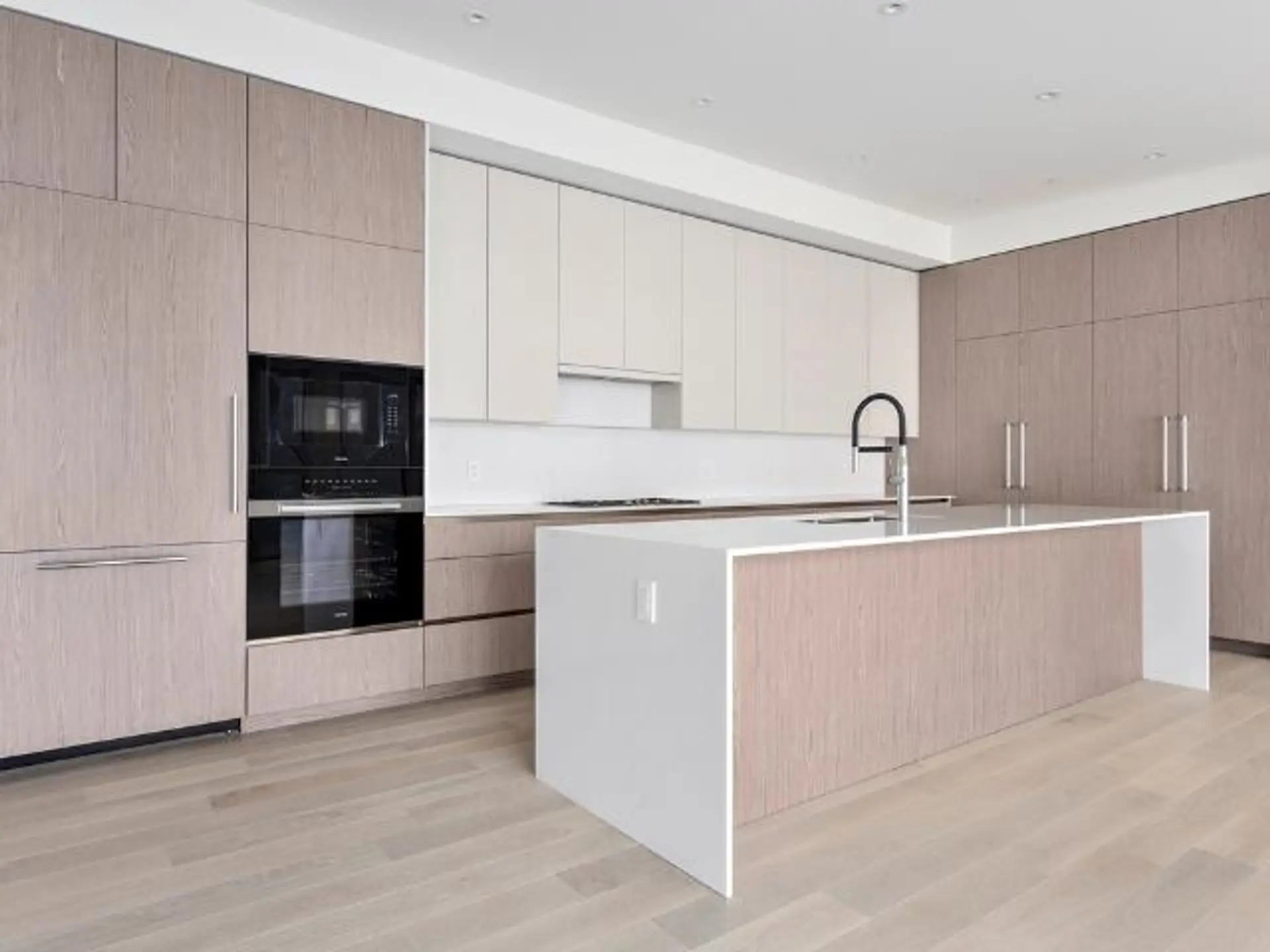 Property at 3318 CHIPPENDALE ROAD, West Vancouver, BC