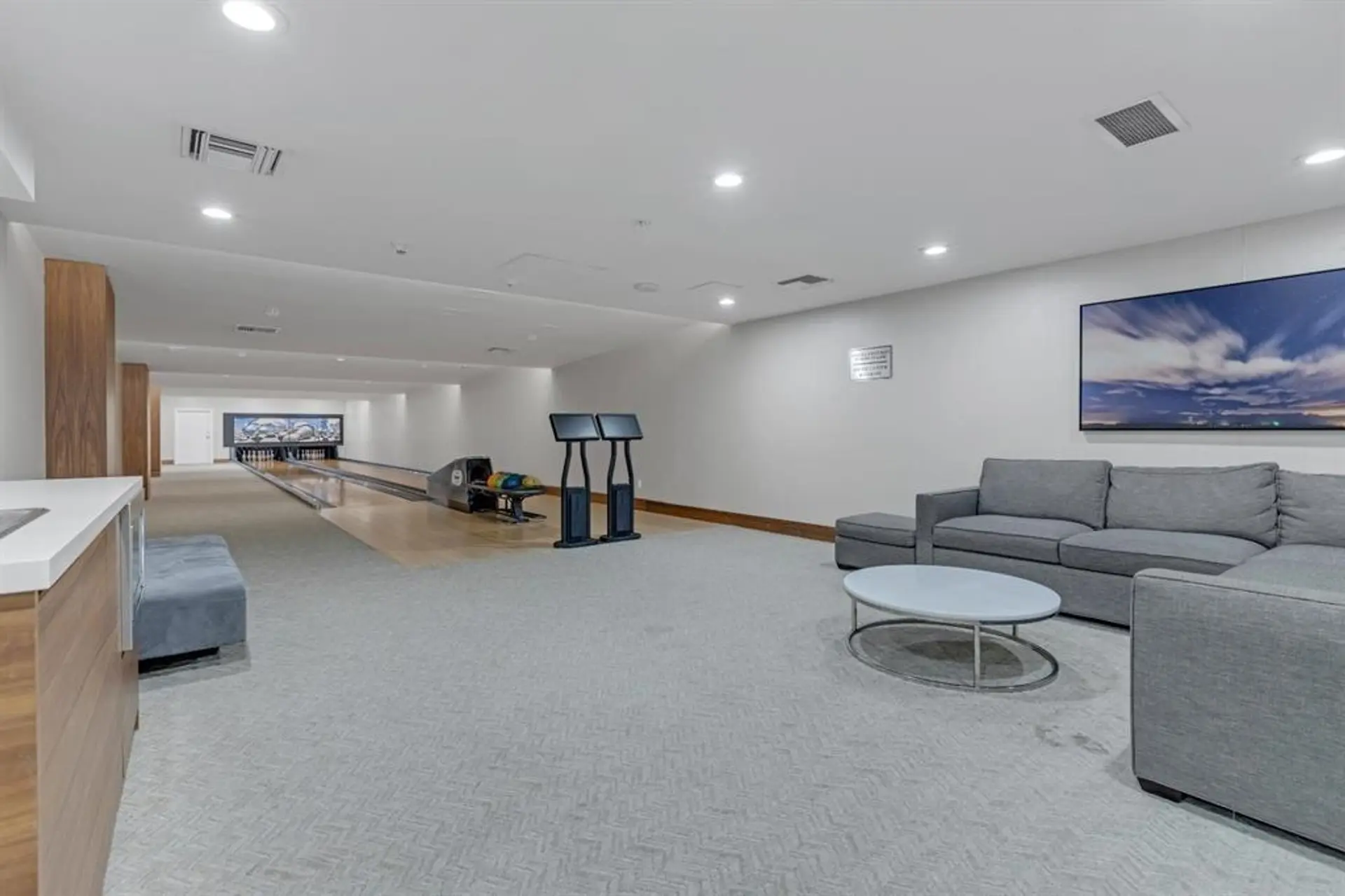 #4003 6588 Nelson Avenue - Image 4