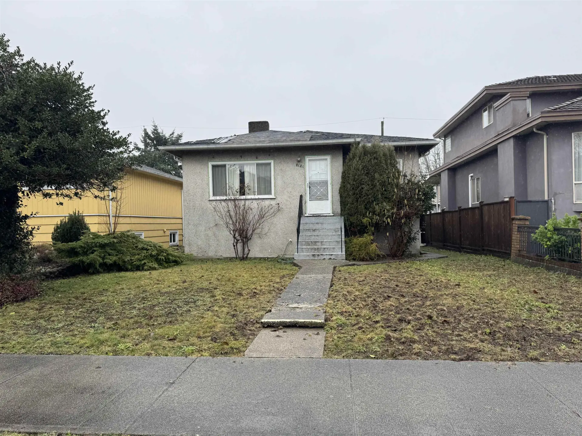 2121 E 48th Avenue - Image 1
