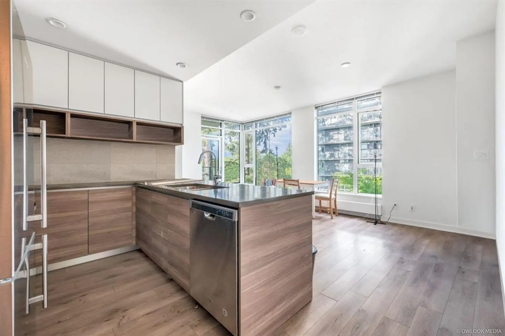 #303 8850 University Crescent - Image 7