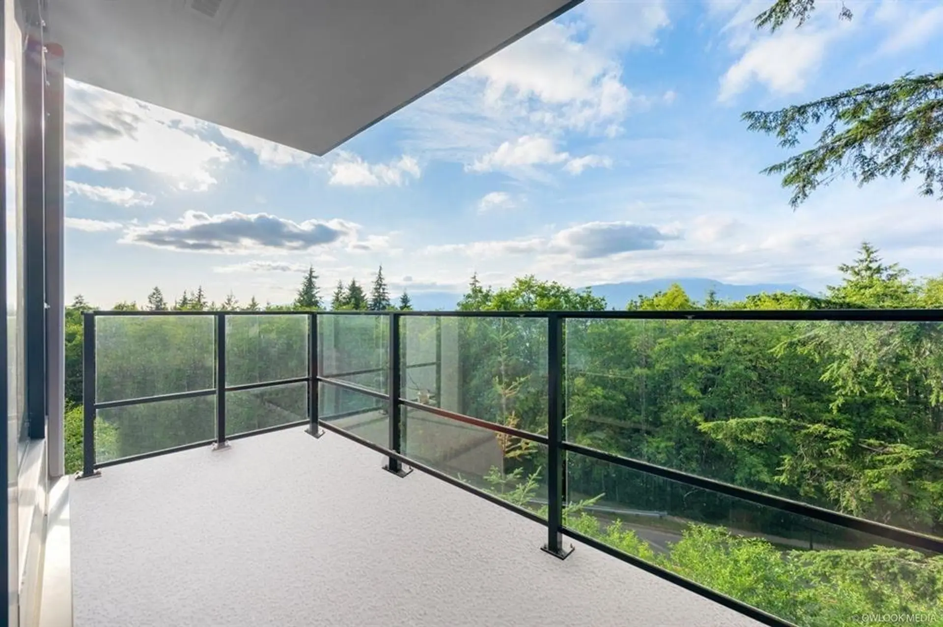#303 8850 University Crescent - Image 11