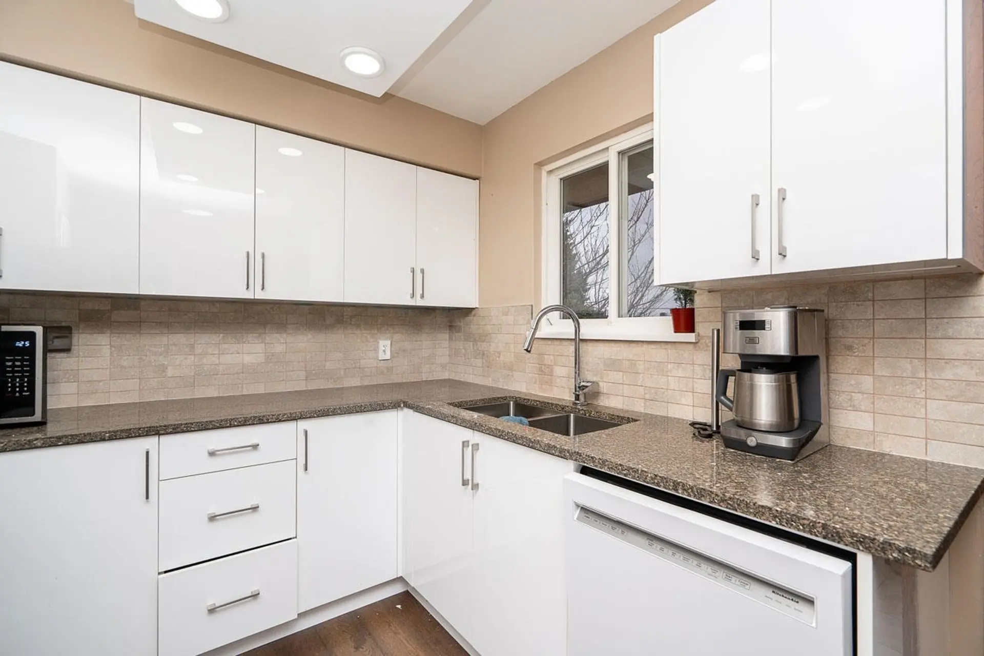 6560 Winch Street - Image 8