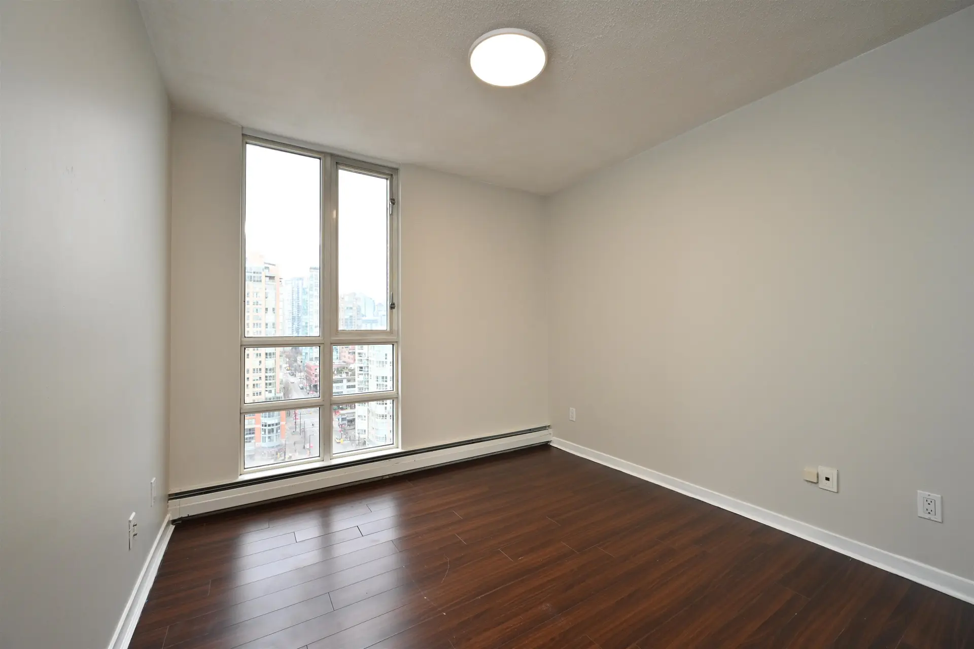 #2002 1201 Marinaside Crescent - Image 11