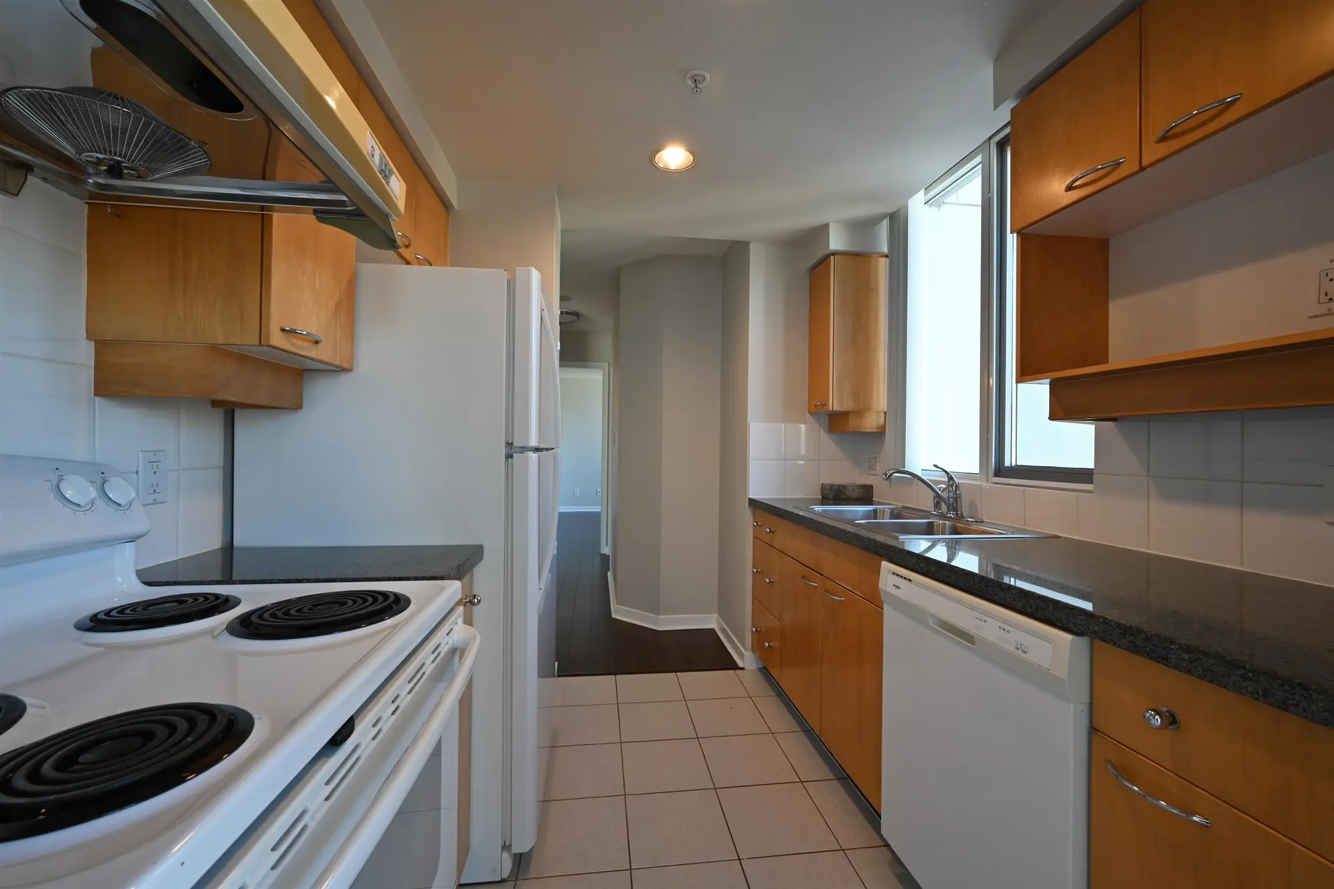 #2002 1201 Marinaside Crescent - Image 8