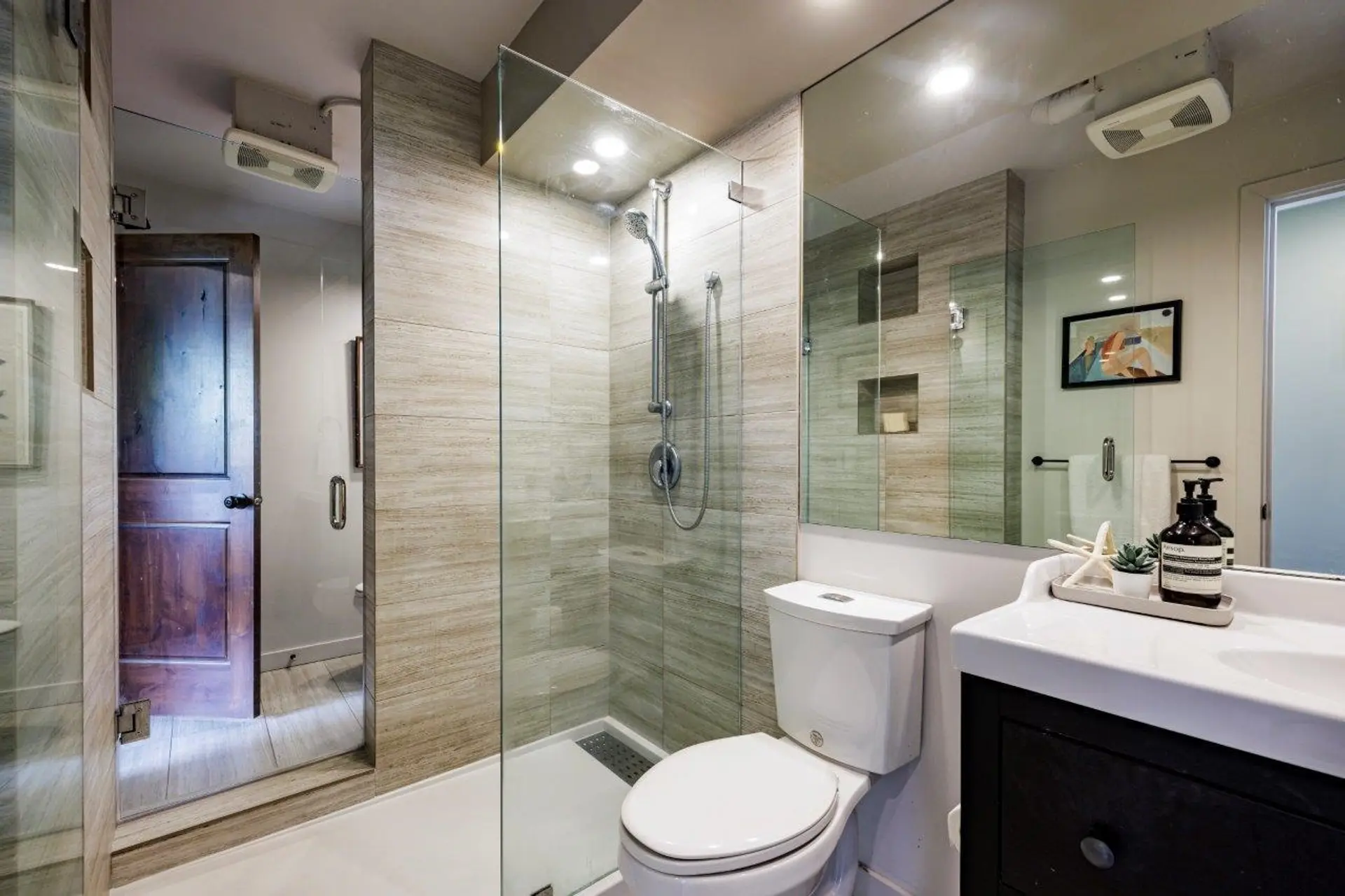 Property at #302 540 LONSDALE AVENUE, North Vancouver, BC