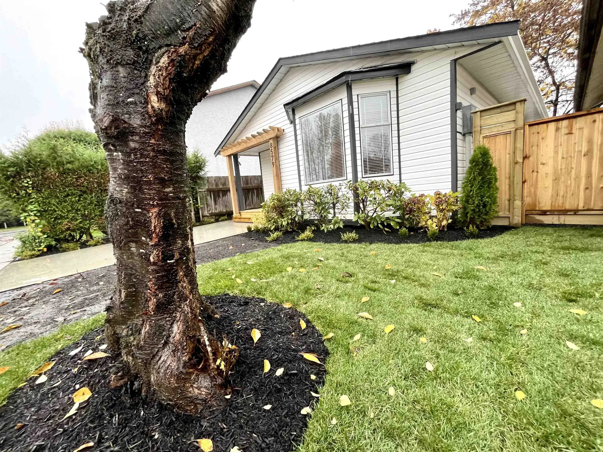 8579 McCutcheon Avenue - Image 3