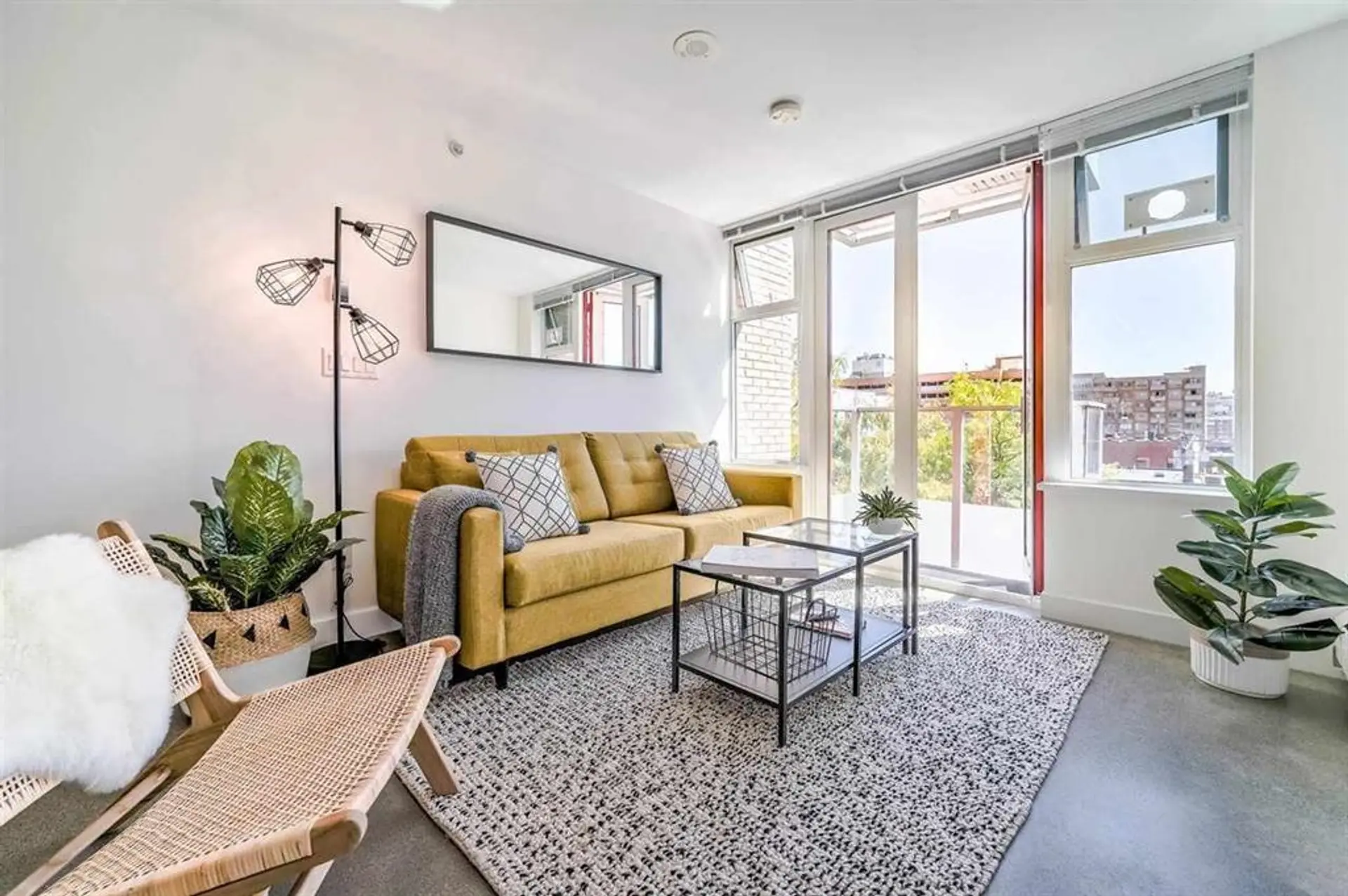 #404 231 E Pender Street - Image 1