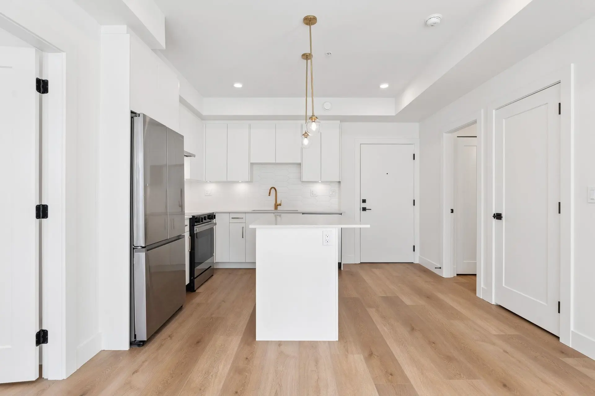 #206 20286 72b Avenue - Image 2