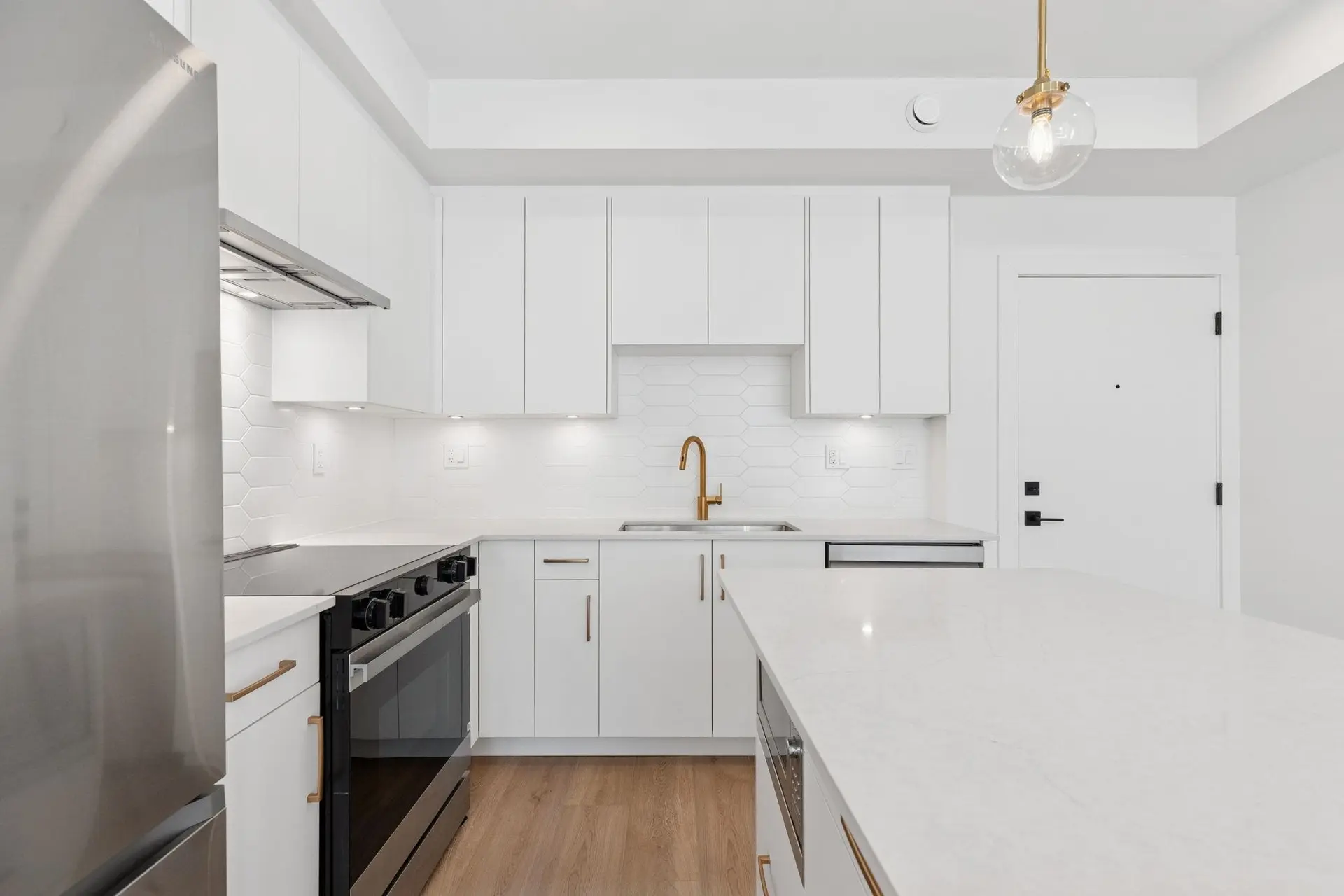 #206 20286 72b Avenue - Image 6