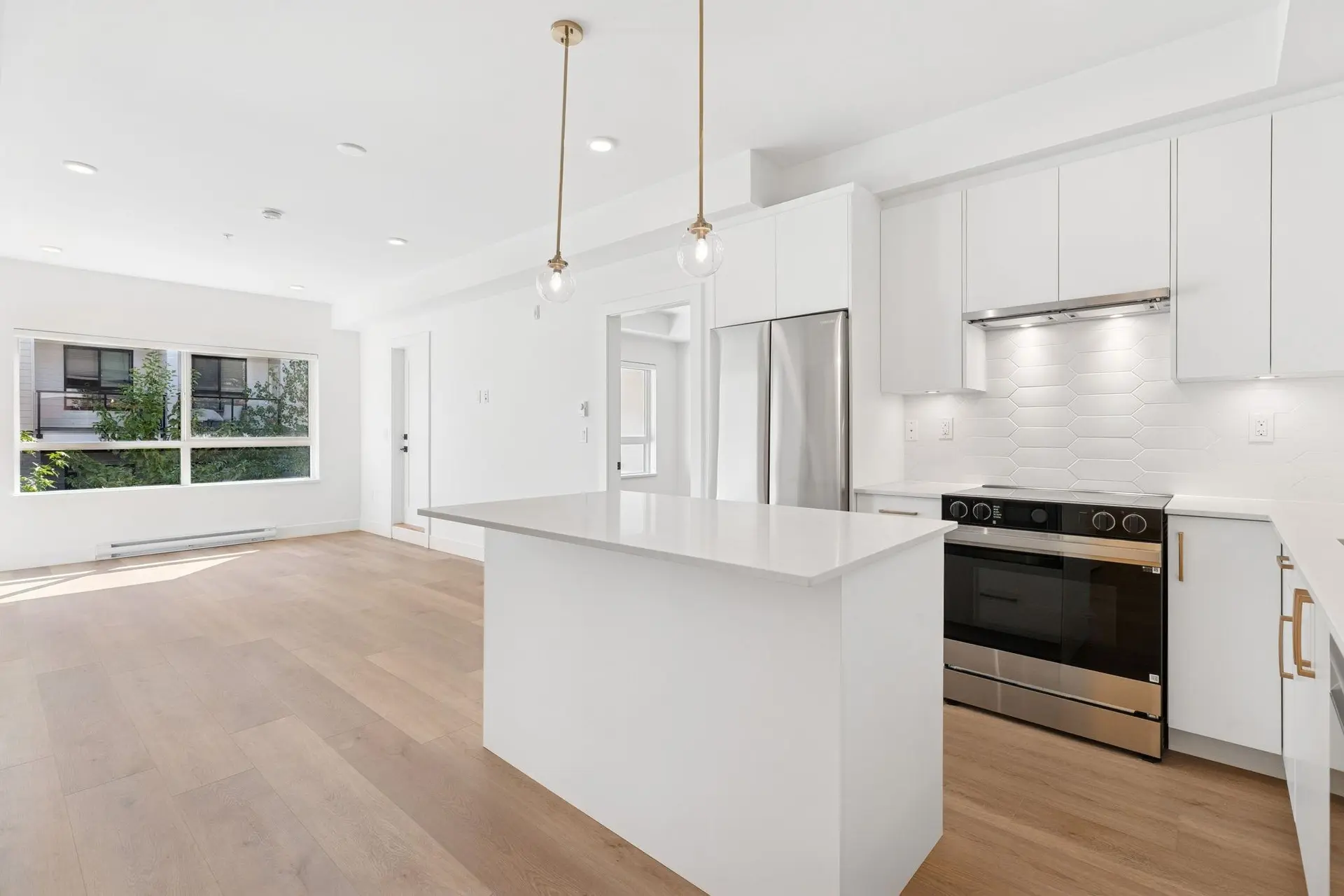 #206 20286 72b Avenue - Image 5