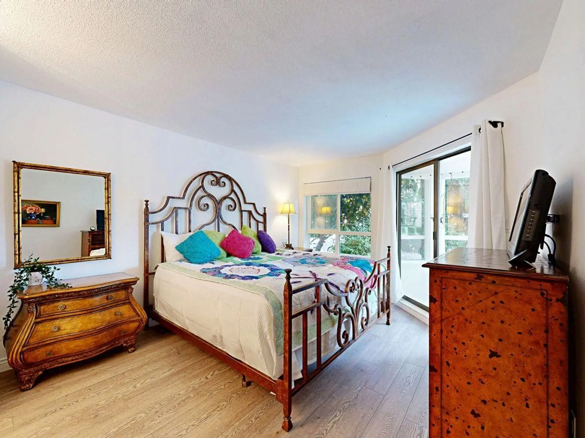 #106 1467 Martin Street - Image 9