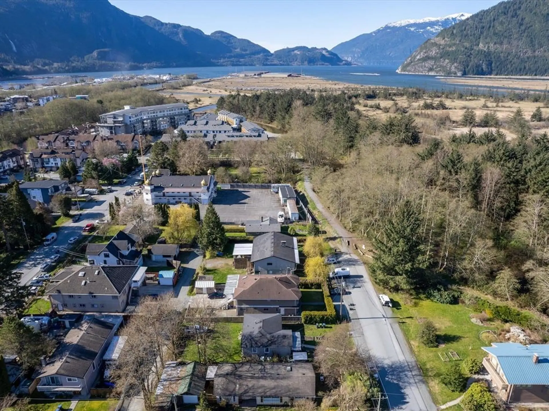 Property at 37986 SIXTH AVENUE, Squamish, BC