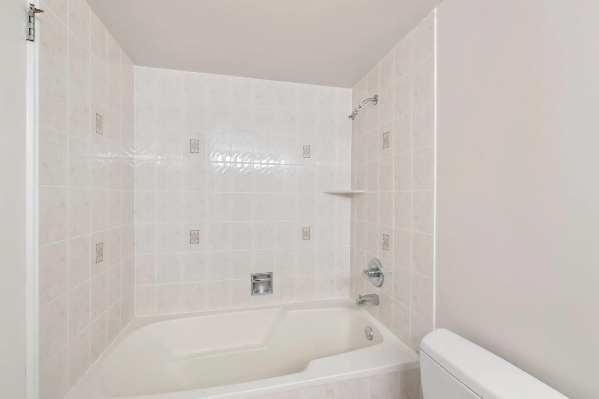 #314 250 W 1st Street - Image 12