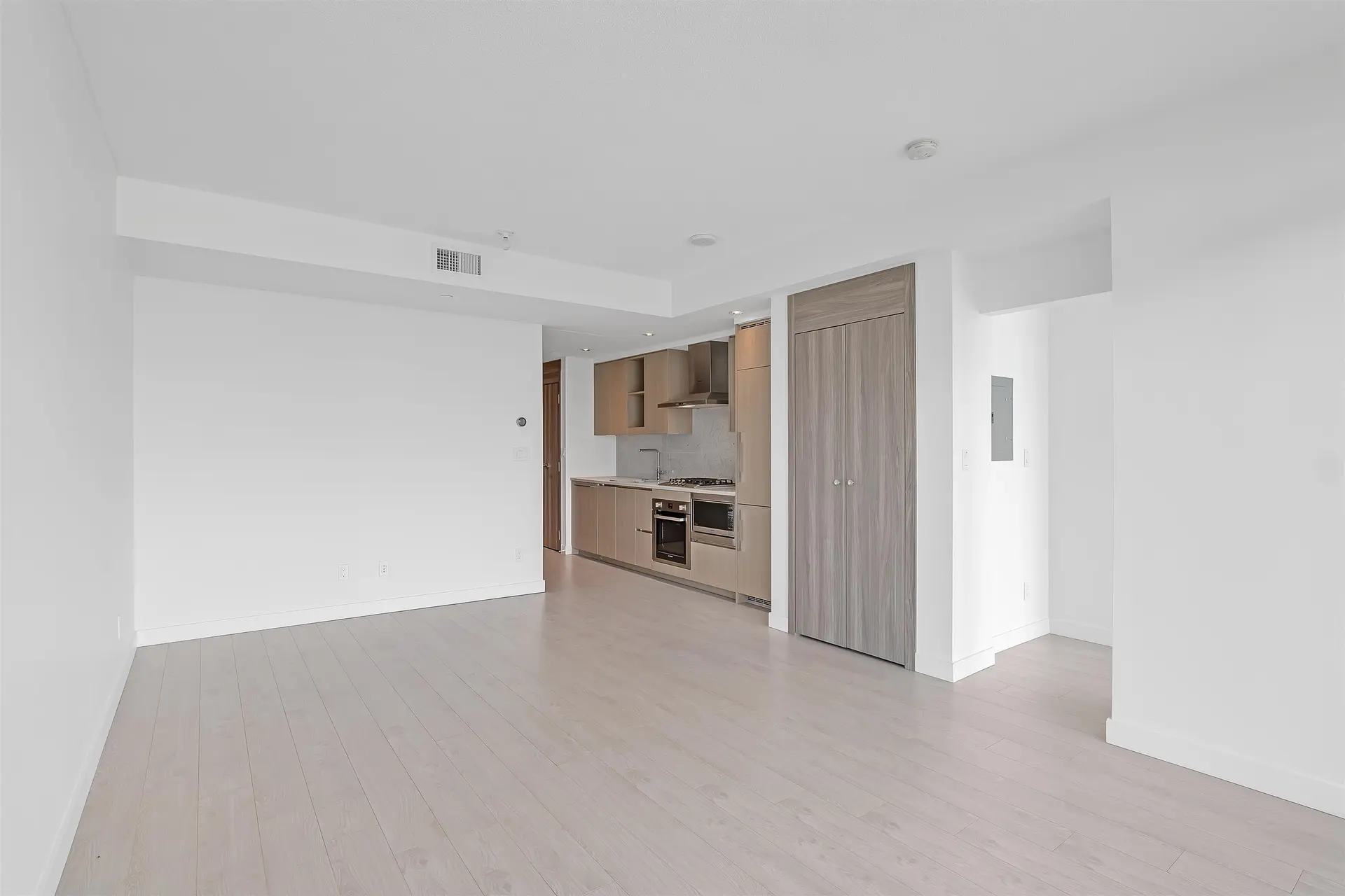 #2703 4720 Lougheed Highway - Image 3