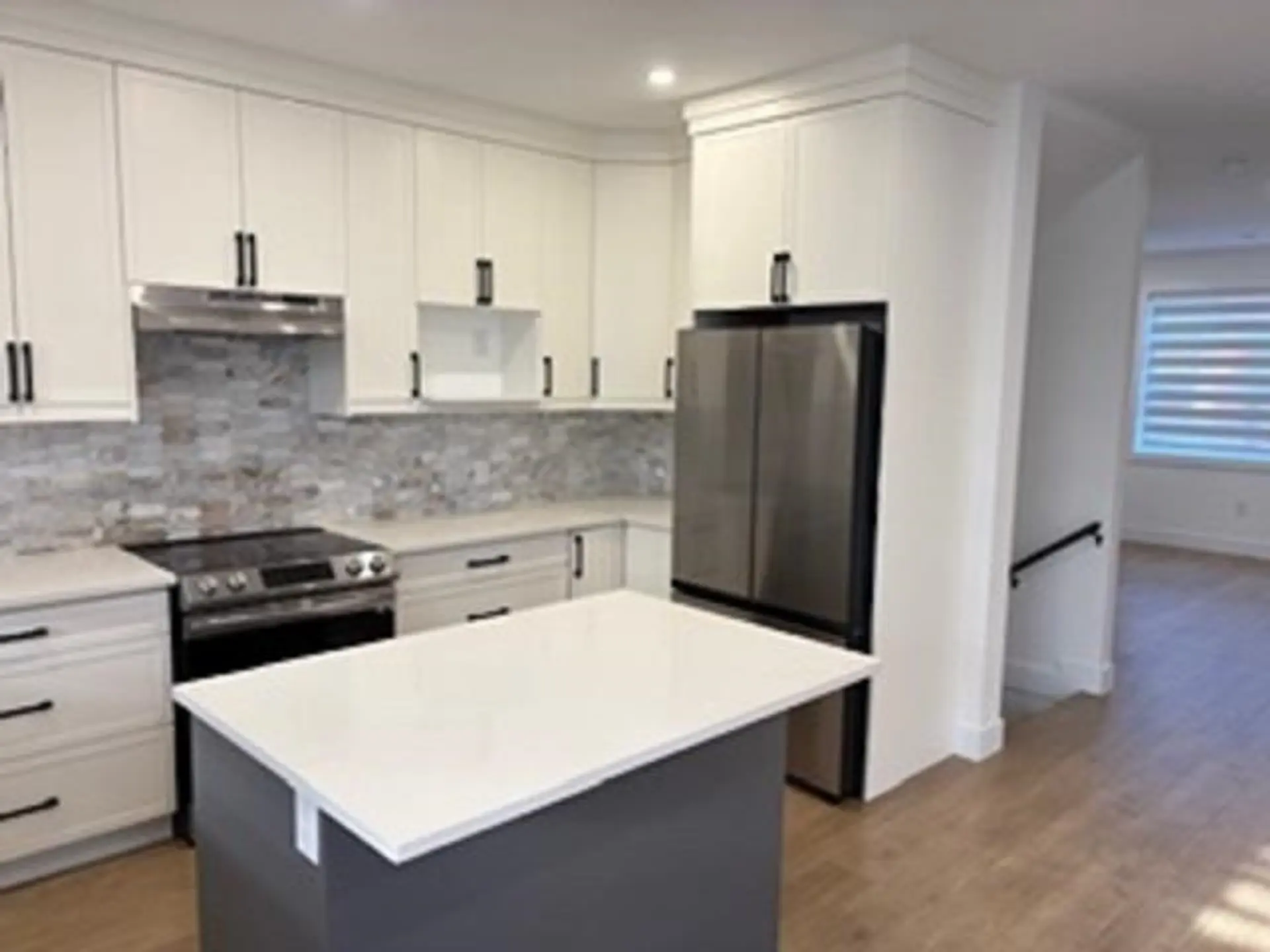 #24 32970 Tunbridge Avenue - Image 3