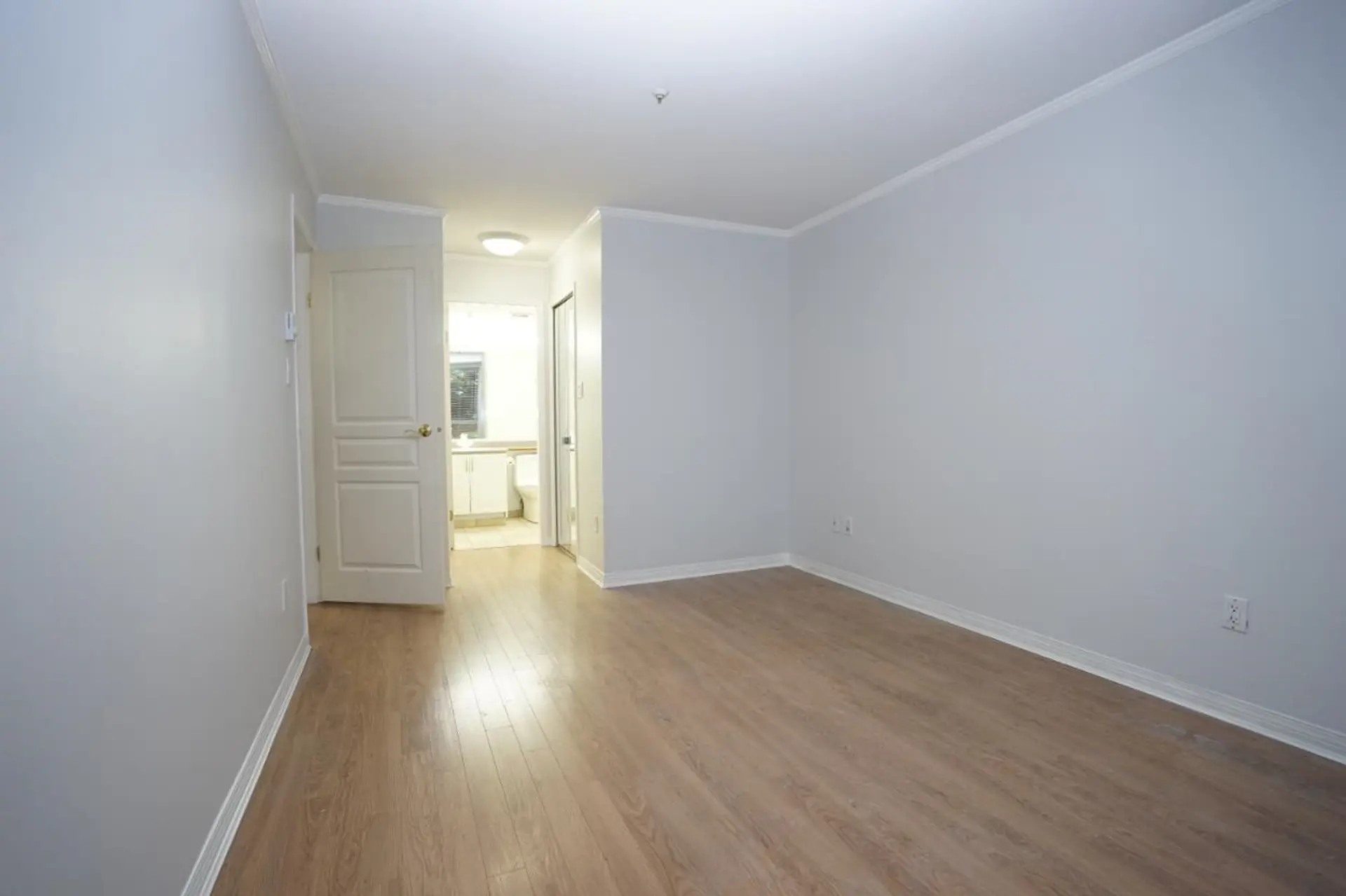 #4 8430 Jellicoe Street - Image 6