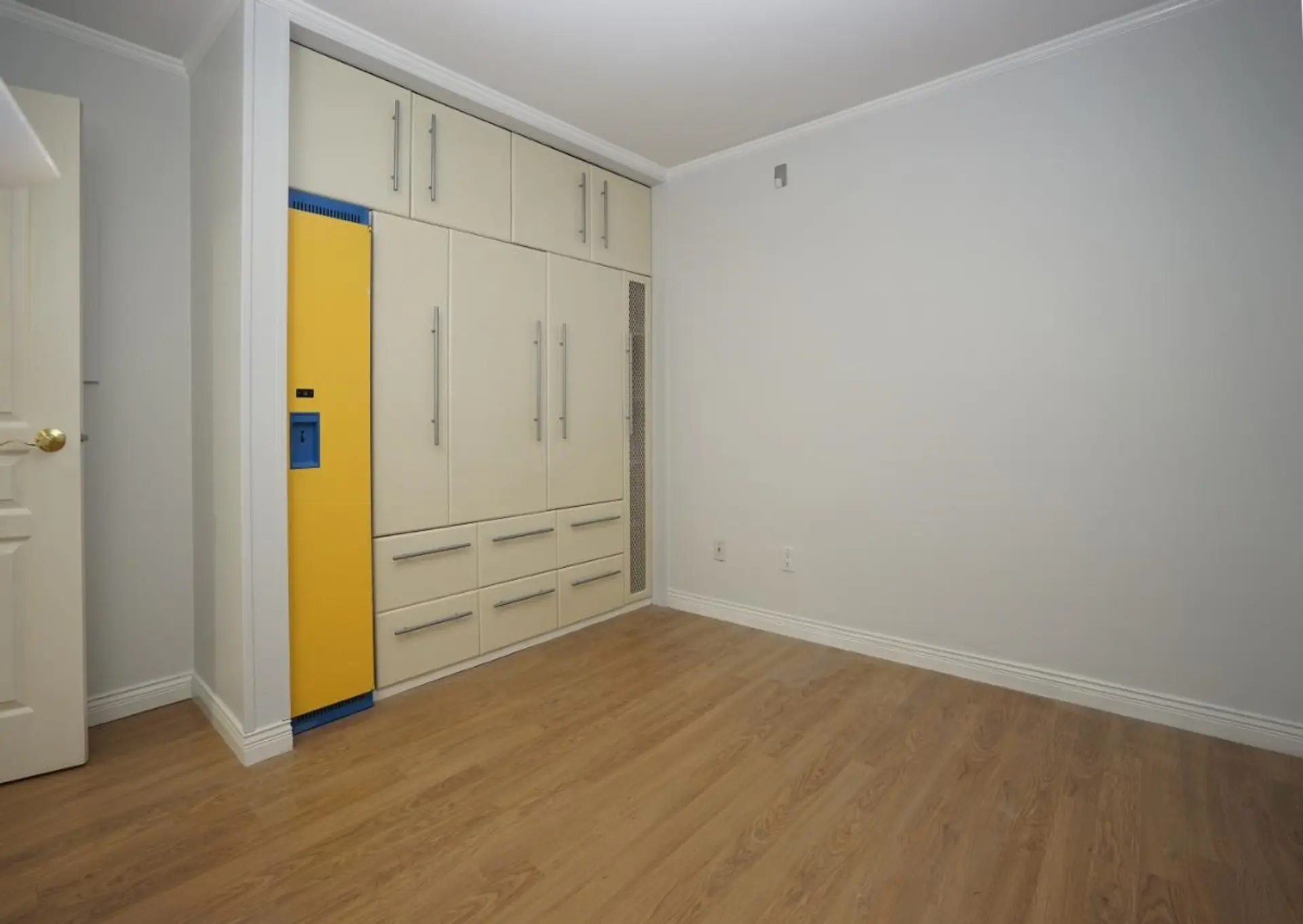 #4 8430 Jellicoe Street - Image 9