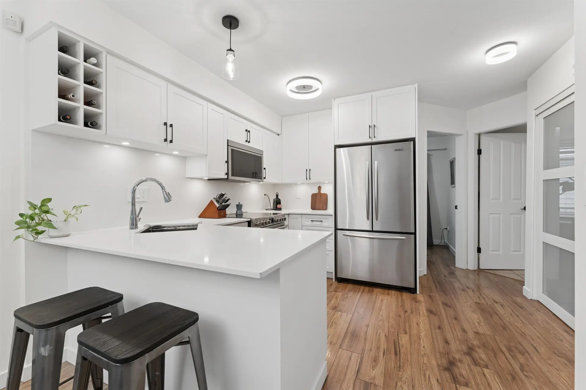 #C3 332 Lonsdale Avenue - Image 2