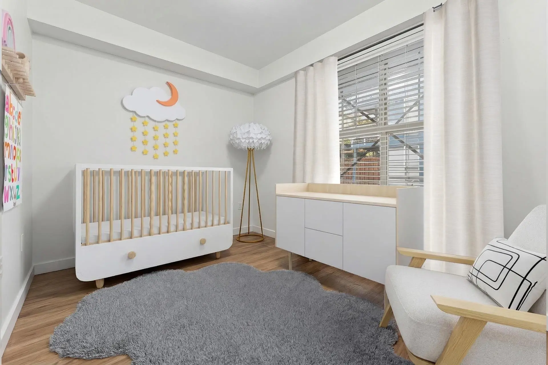 #C3 332 Lonsdale Avenue - Image 10