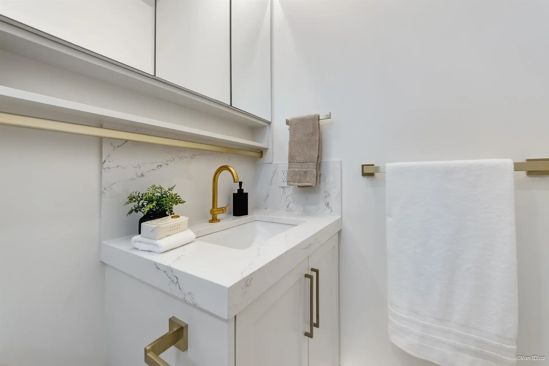 1347 E 64th Avenue - Image 13