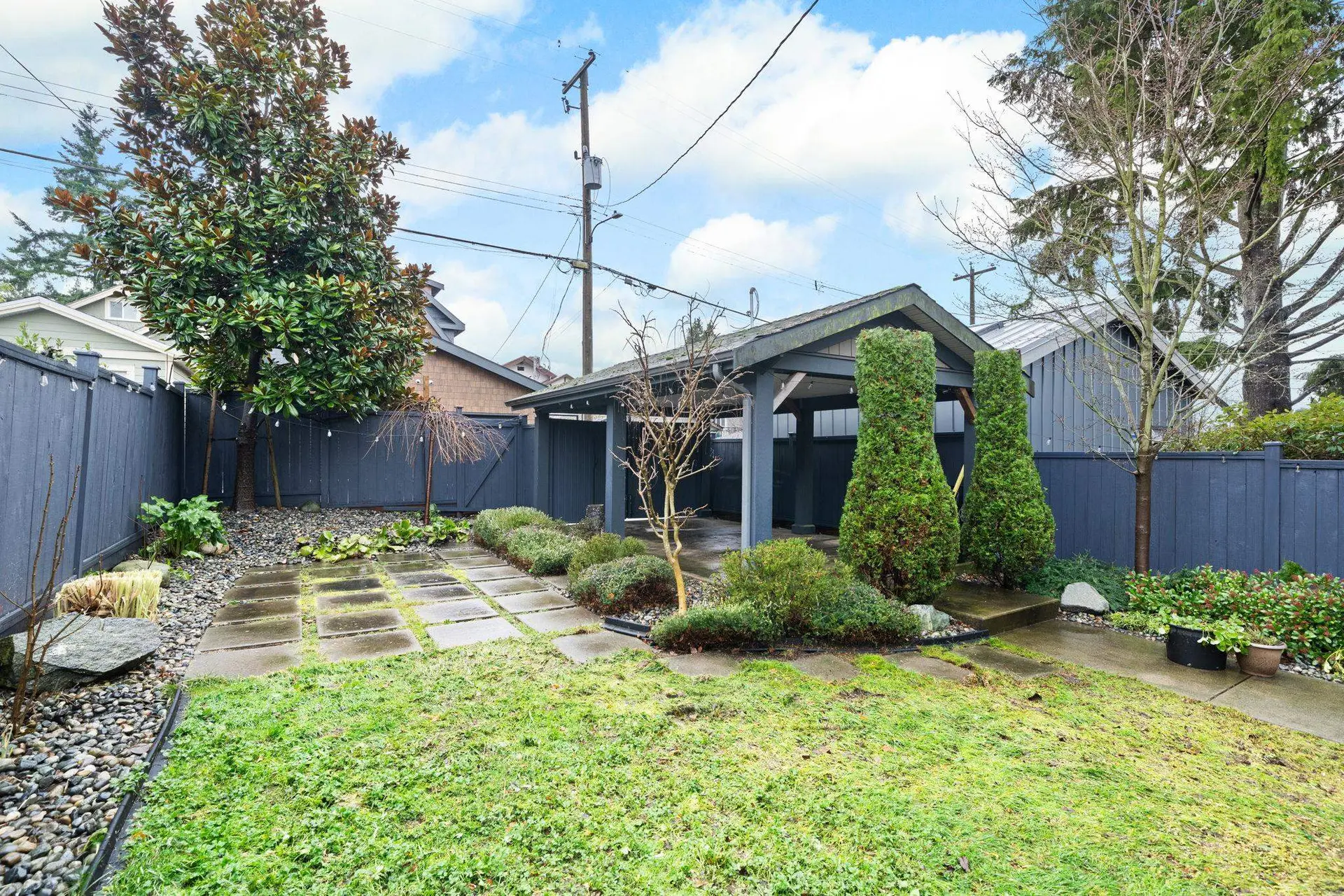 2576 Oxford Street - Image 18