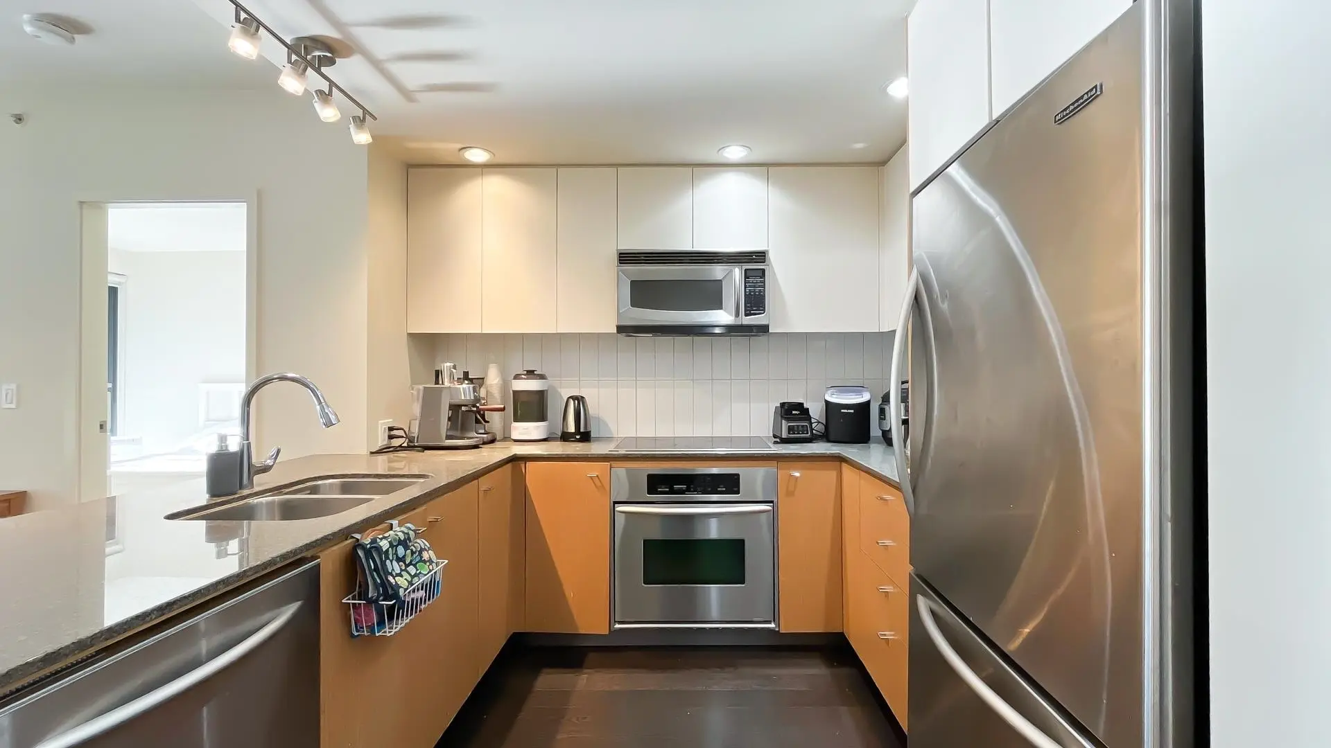 #303 750 W 12th Avenue - Image 5